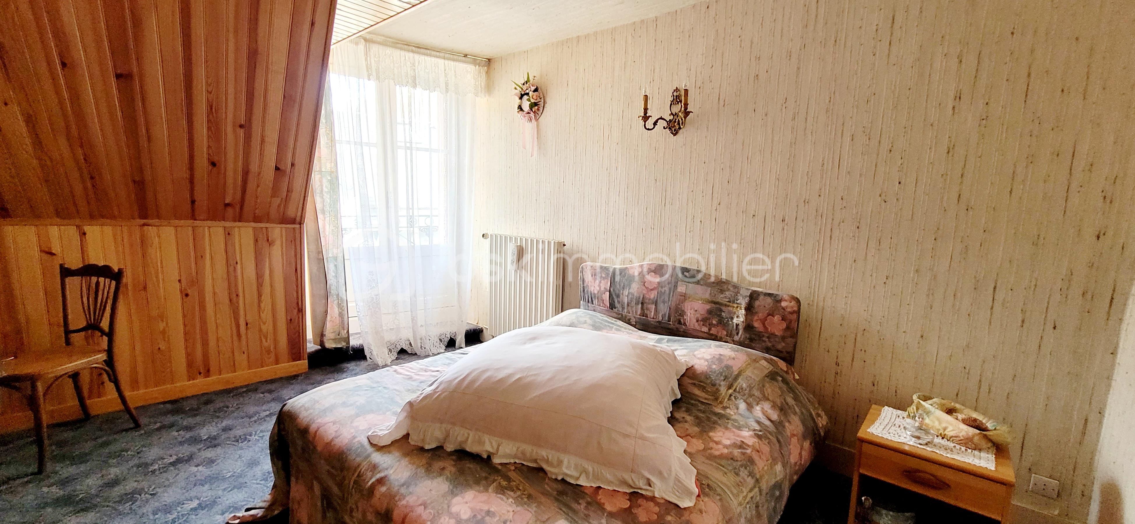 Photo Chambre 1 sous pente T5 Maison.jpg