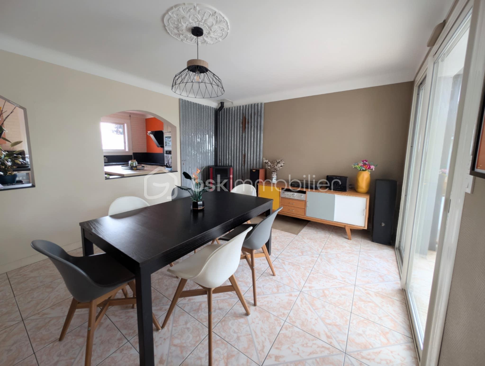Maison de 150 m² - 1409902f-7d90-4149-a676-b406175fa76e.jpeg