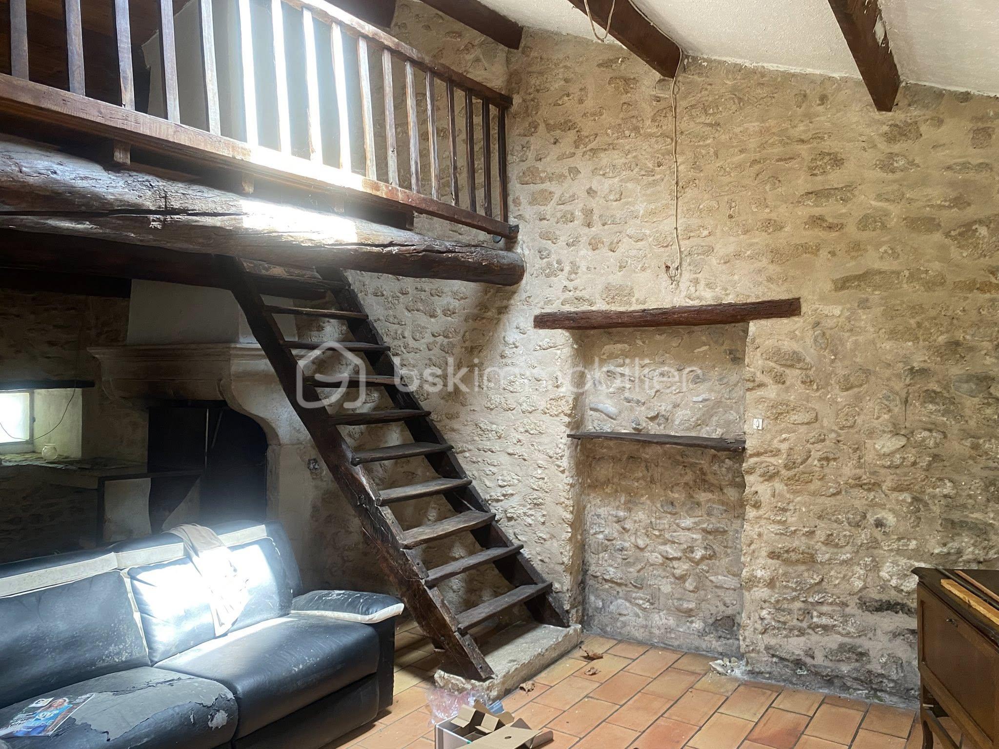 Maison de village de 320 m² - 571274267_122159997896397973_4108344778716815288_n.jpg