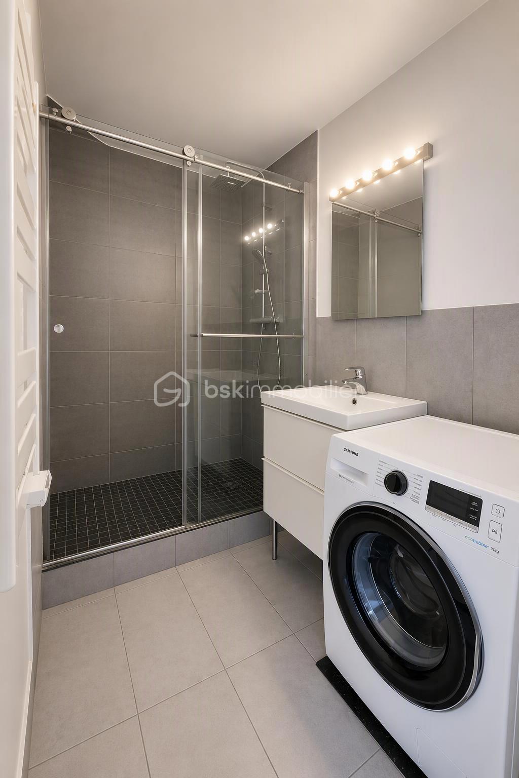 10 Salle d'eau.jpeg