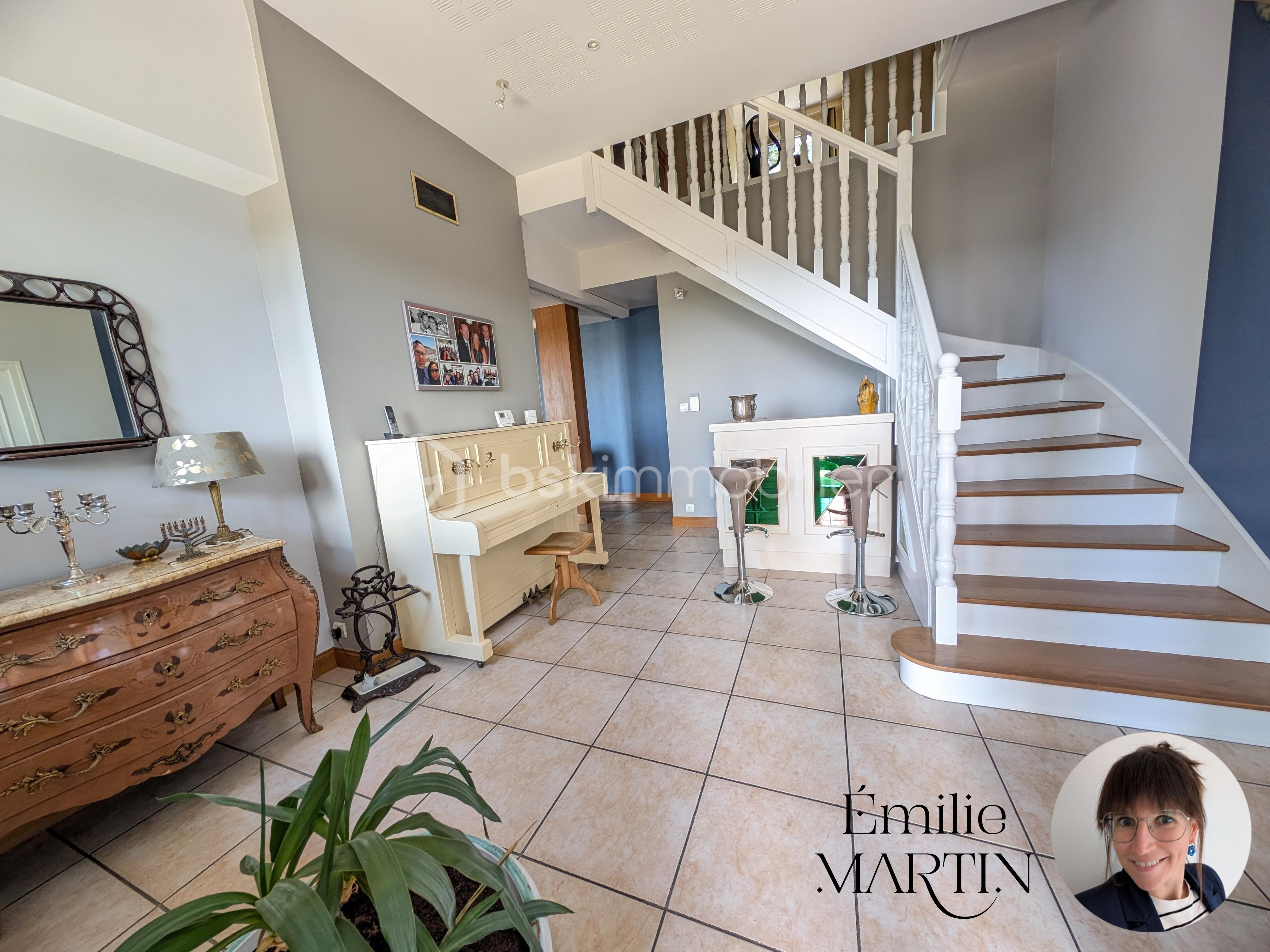 Agent immobilier GOSNE Emilie MARTIN.png