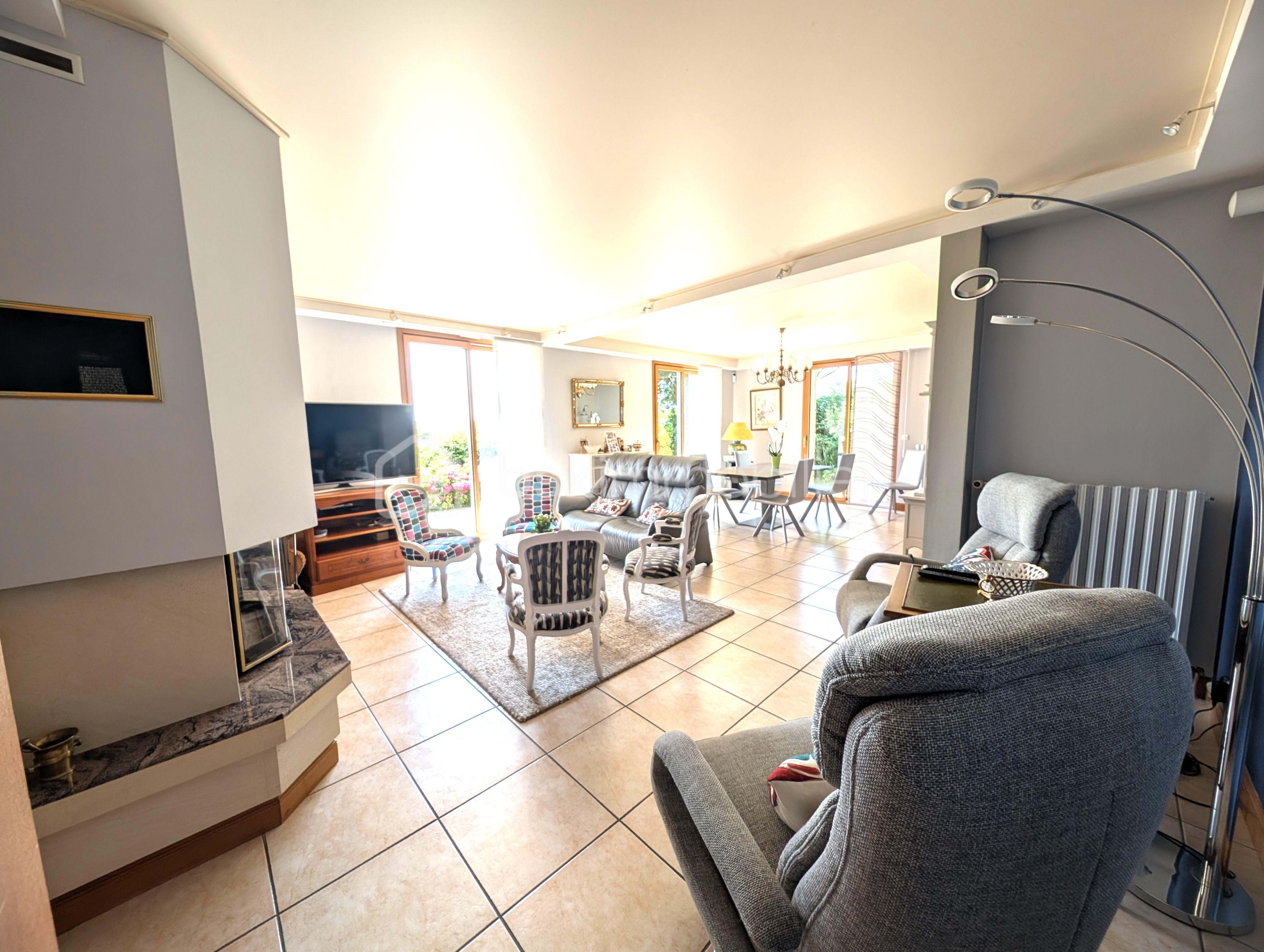 Maison de 239 m² - PXL_20250611_130138623.RAW-01.COVER.jpg