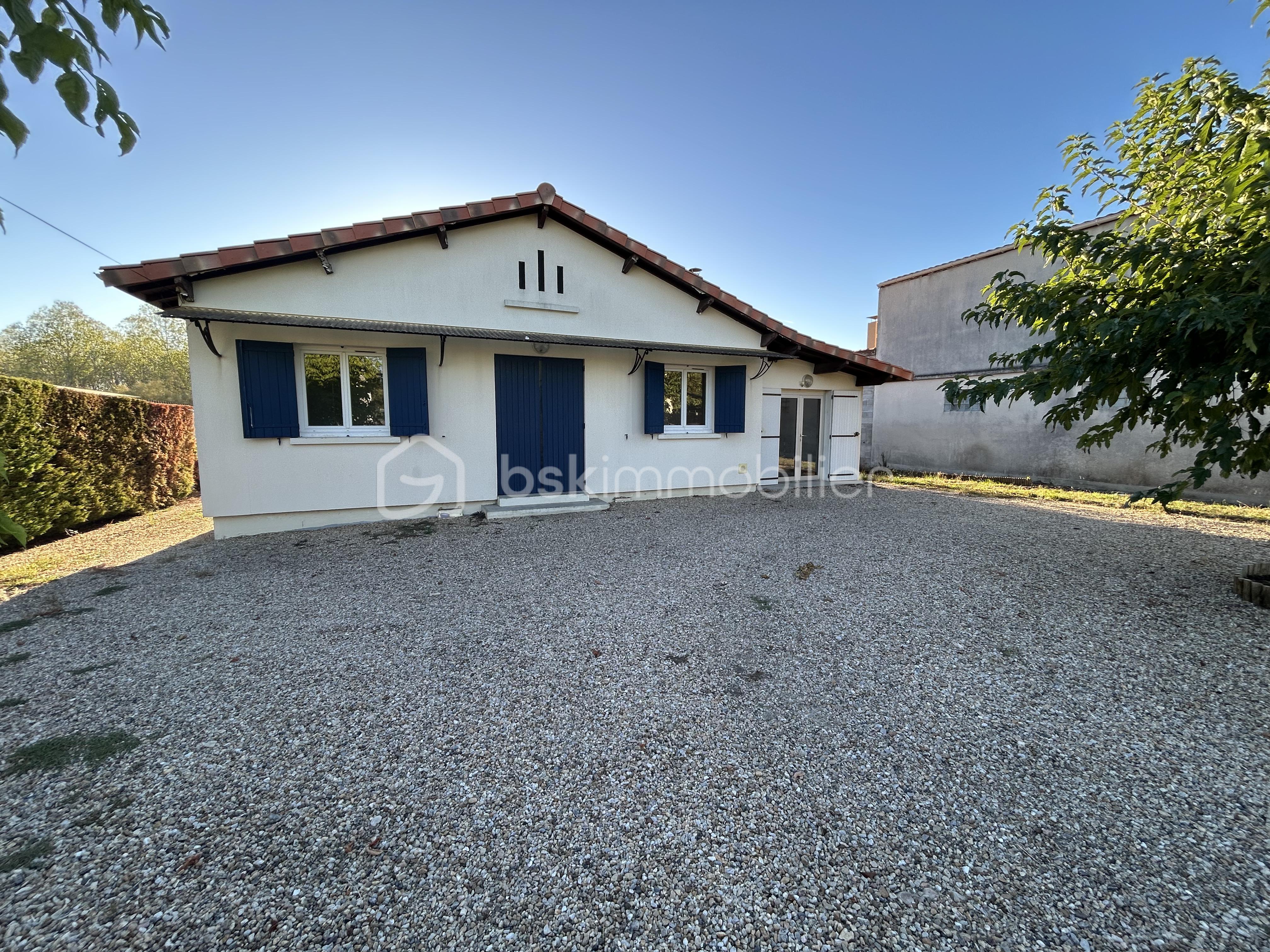 Maison 3 pièces 74 m² · à Saint-Aigulin · 74 m² · 126 000 €