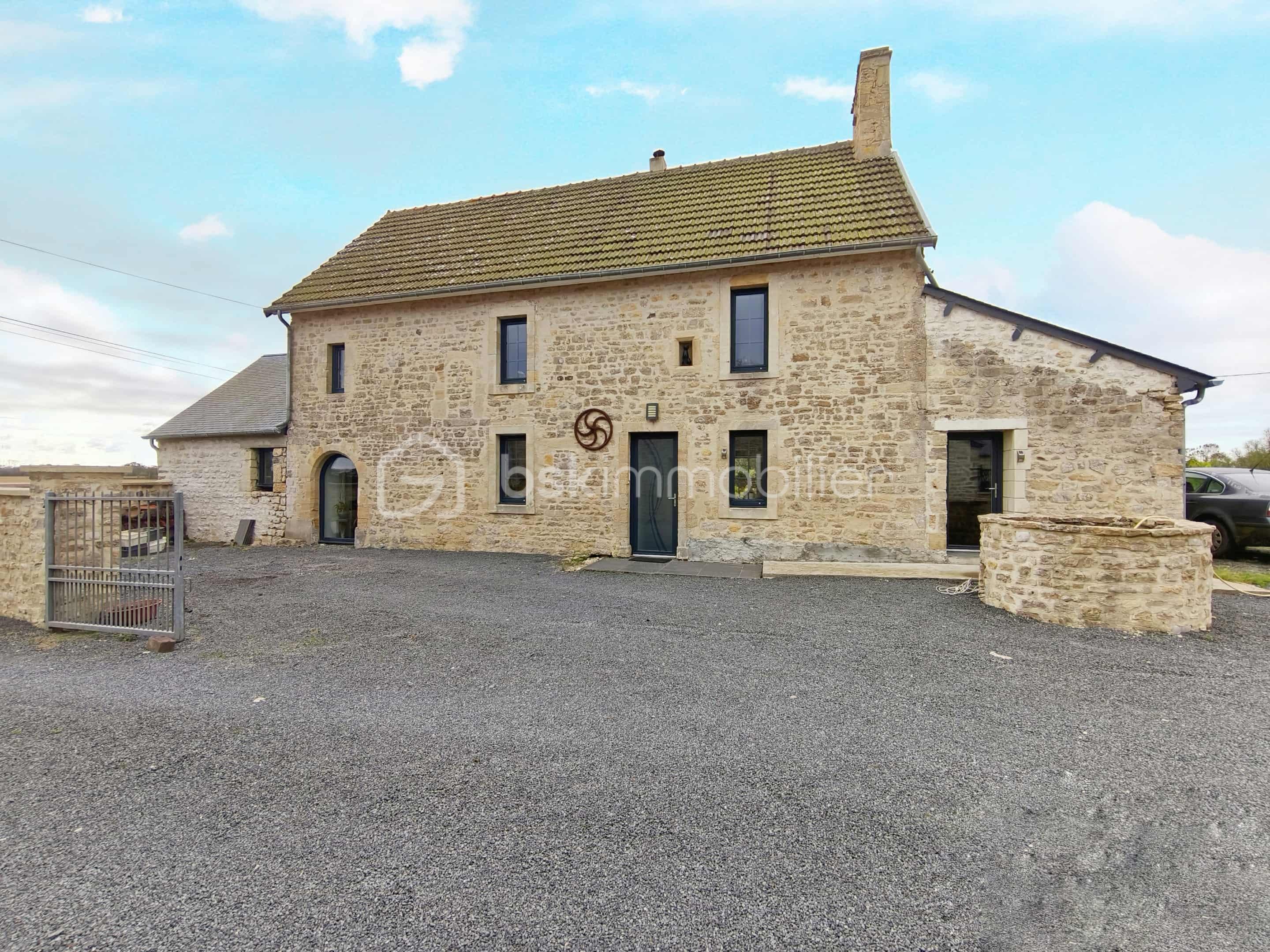 Maison en pierre de 189 m² - ee328cca-02d2-46c8-a0a5-0a792a7b7354.jpeg