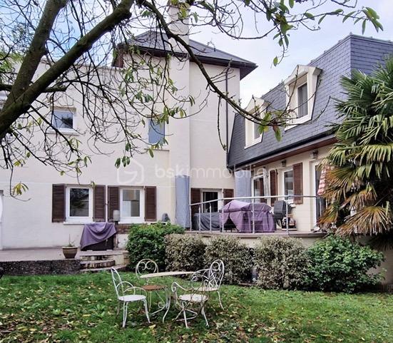 Maison de 290 m² - maison ext.jpeg