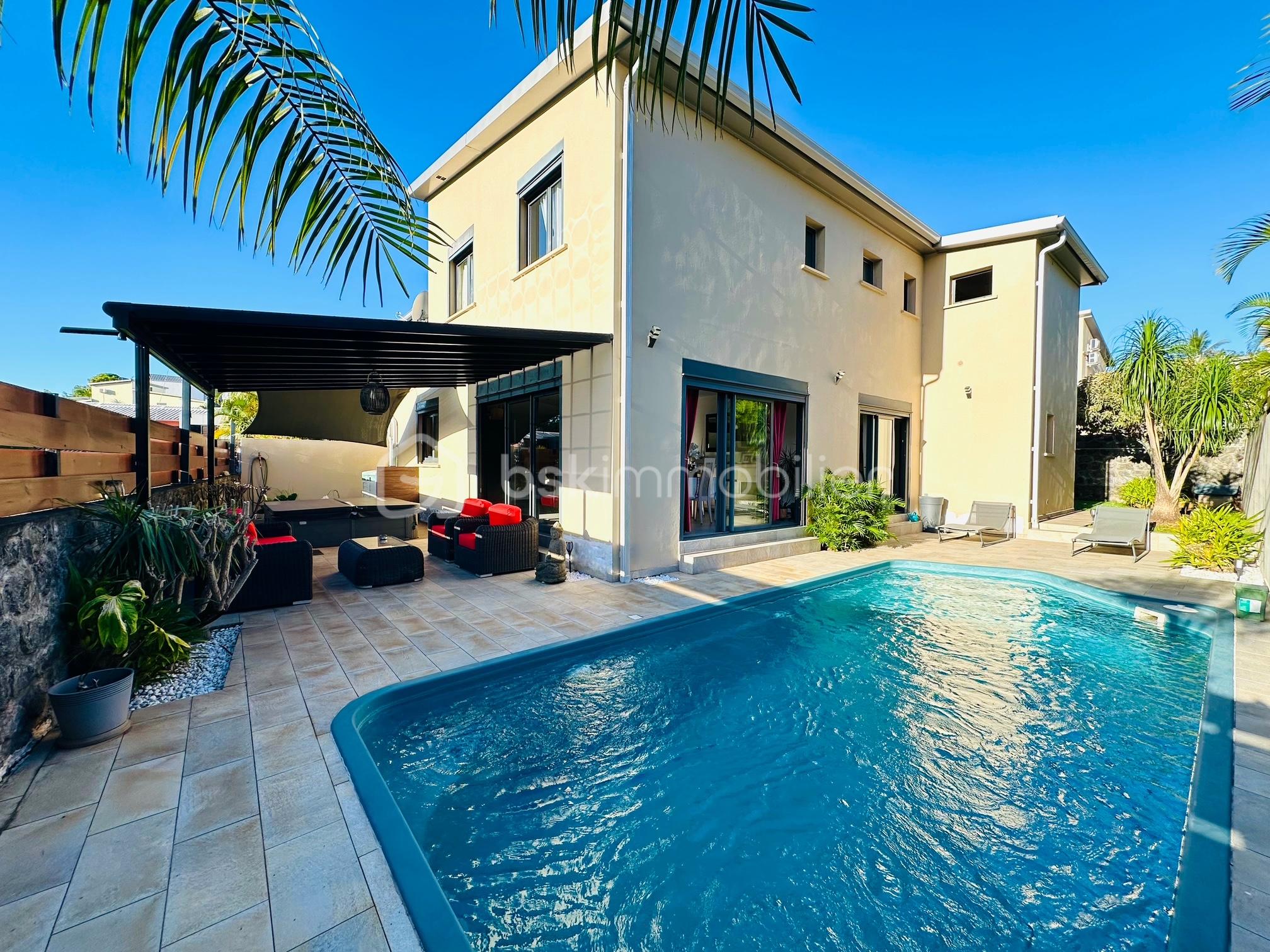 Maison contemporaine de 176 m² - OK VUE ENSEMBLE.JPG