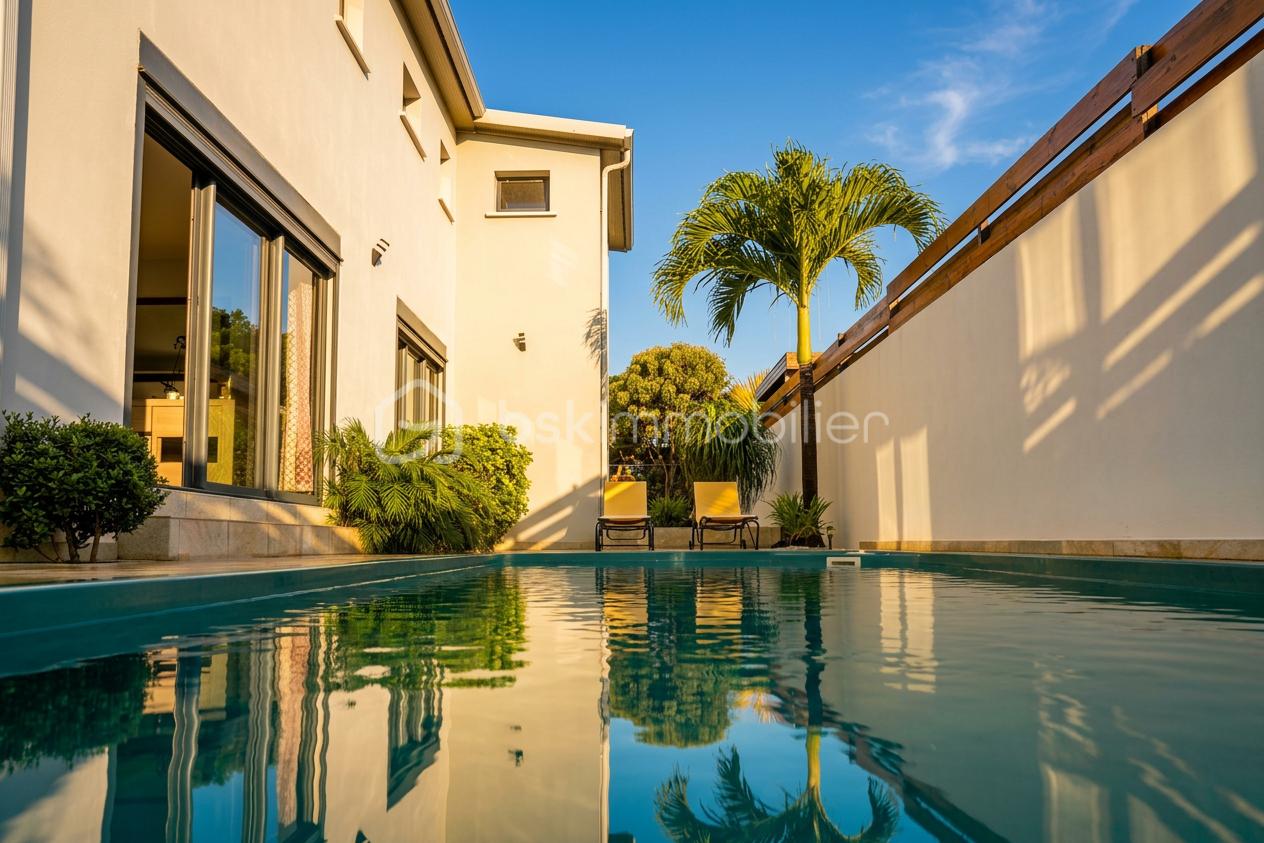 PHOTO COUCHER SOLEIL PISCINE ADOBE.png