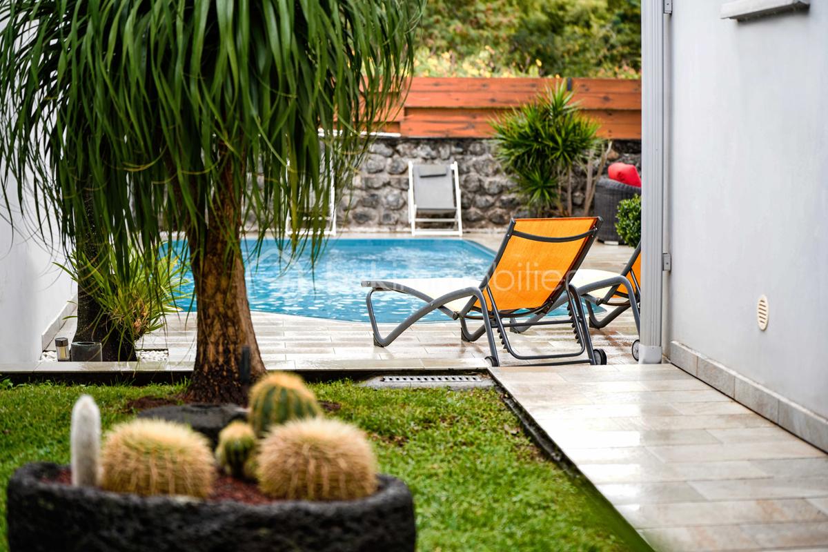 Maison contemporaine de 176 m² - 2- JARDIN & VUE PISCINE.jpg