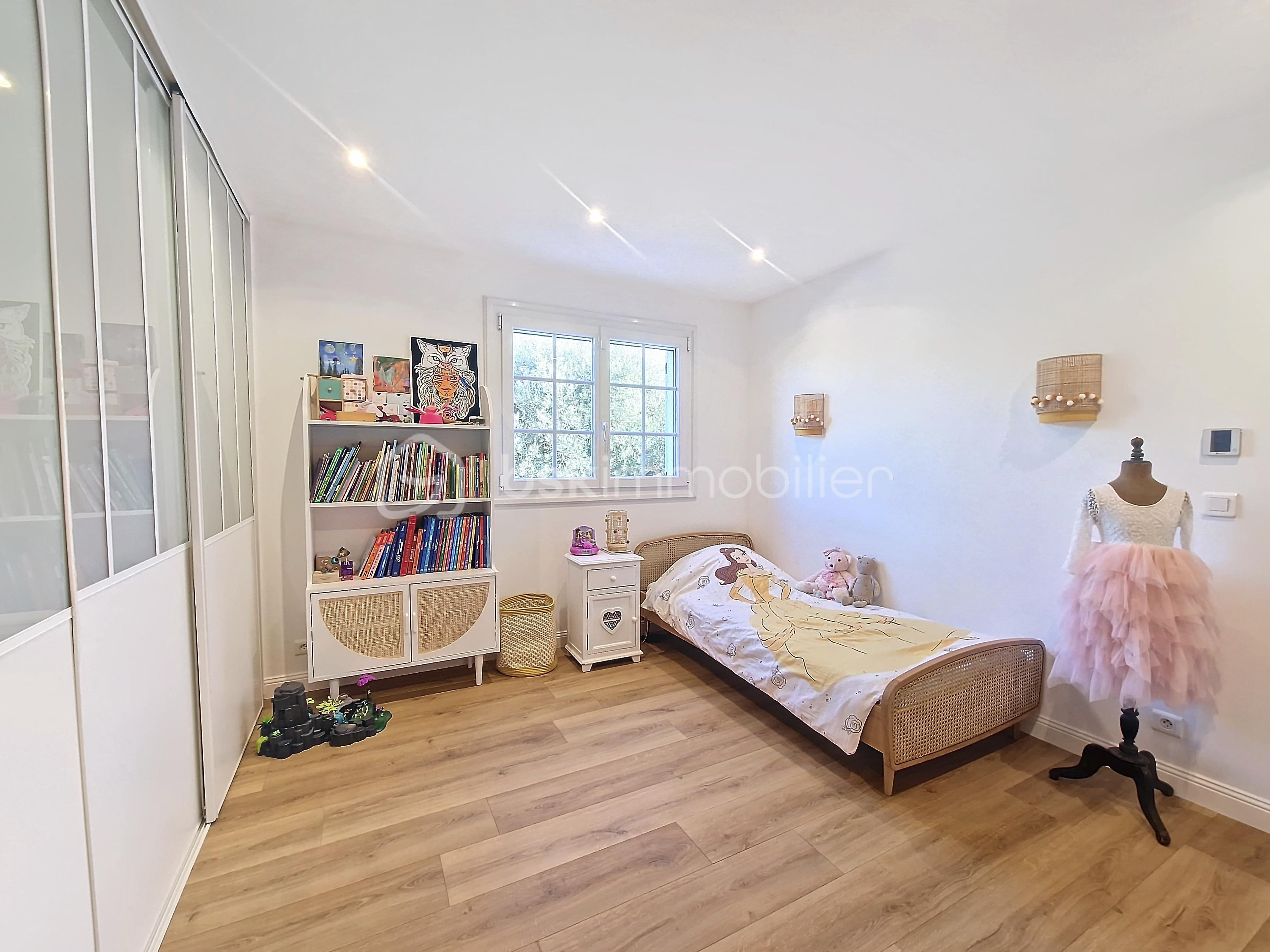 Villa de 300 m² - photo_42a41f164b8634a4091c626959fb09c5.jpg