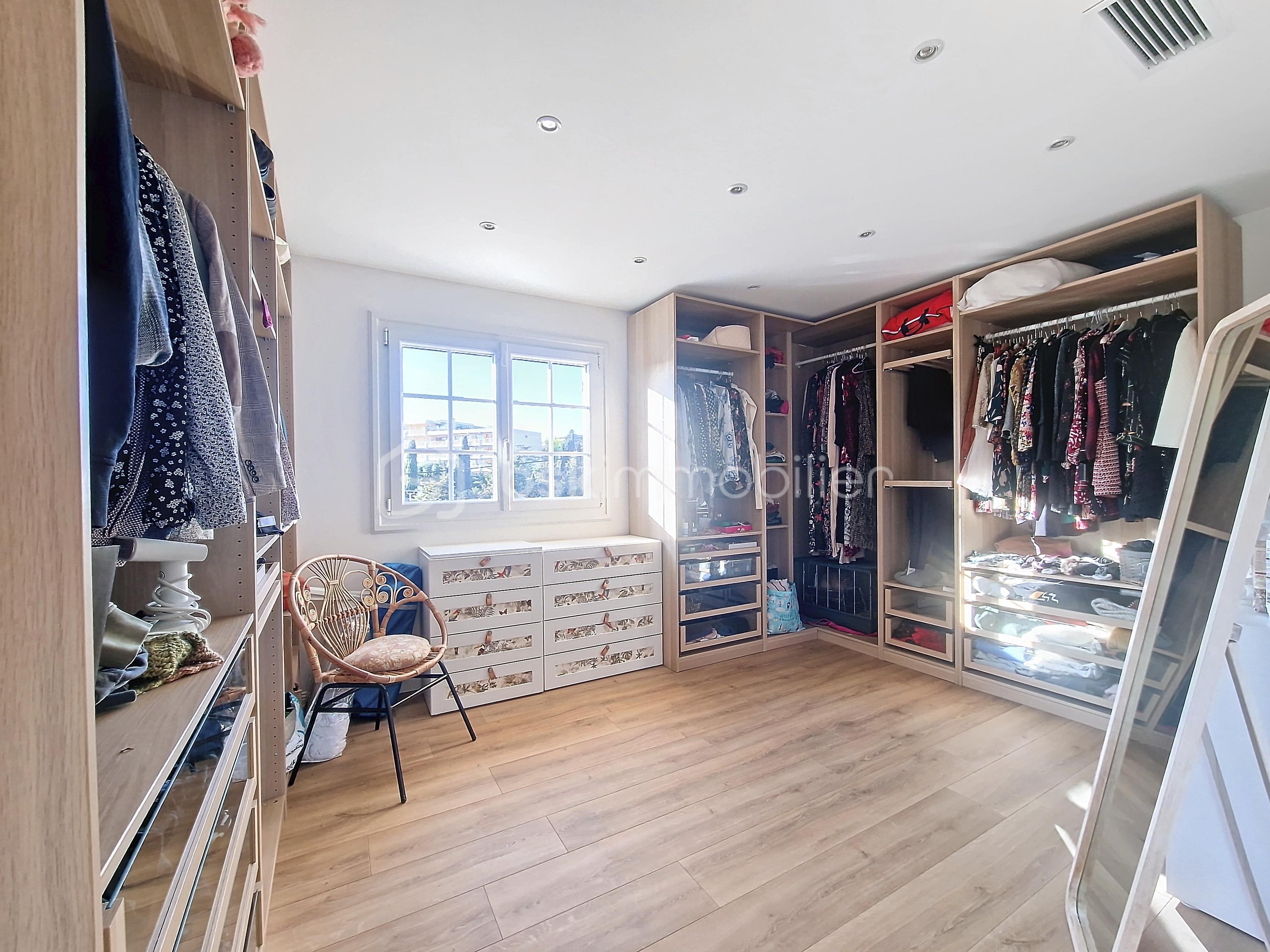 Villa de 300 m² - photo_48a1b9a89b1aa09aa80732c407cf5a30.jpg