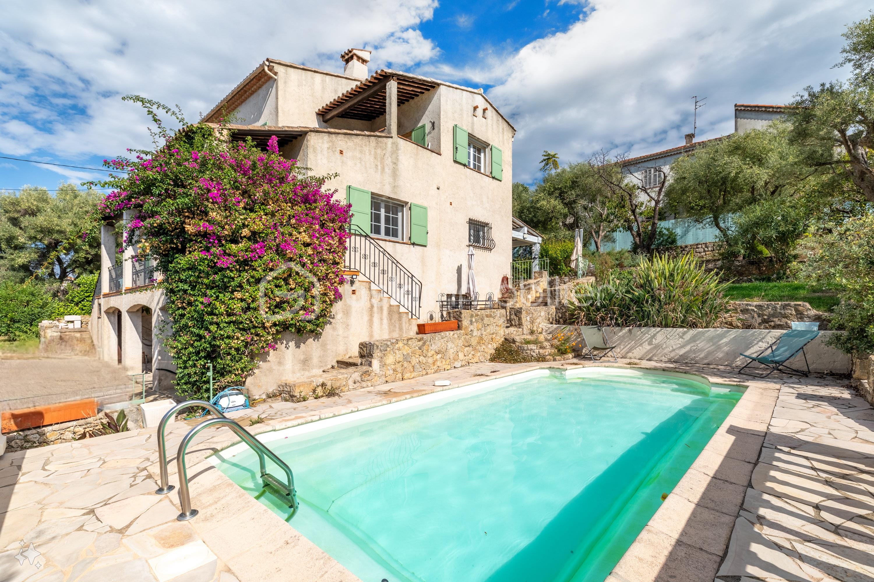 Villa de 300 m² - MAISON AVEC PISCINE.jpg