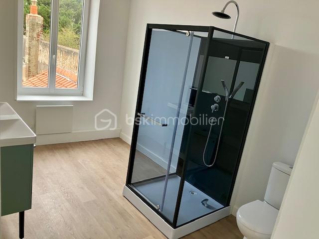 Appartement de 71,50 m² - buret 1 salle d'eau complète.jpg