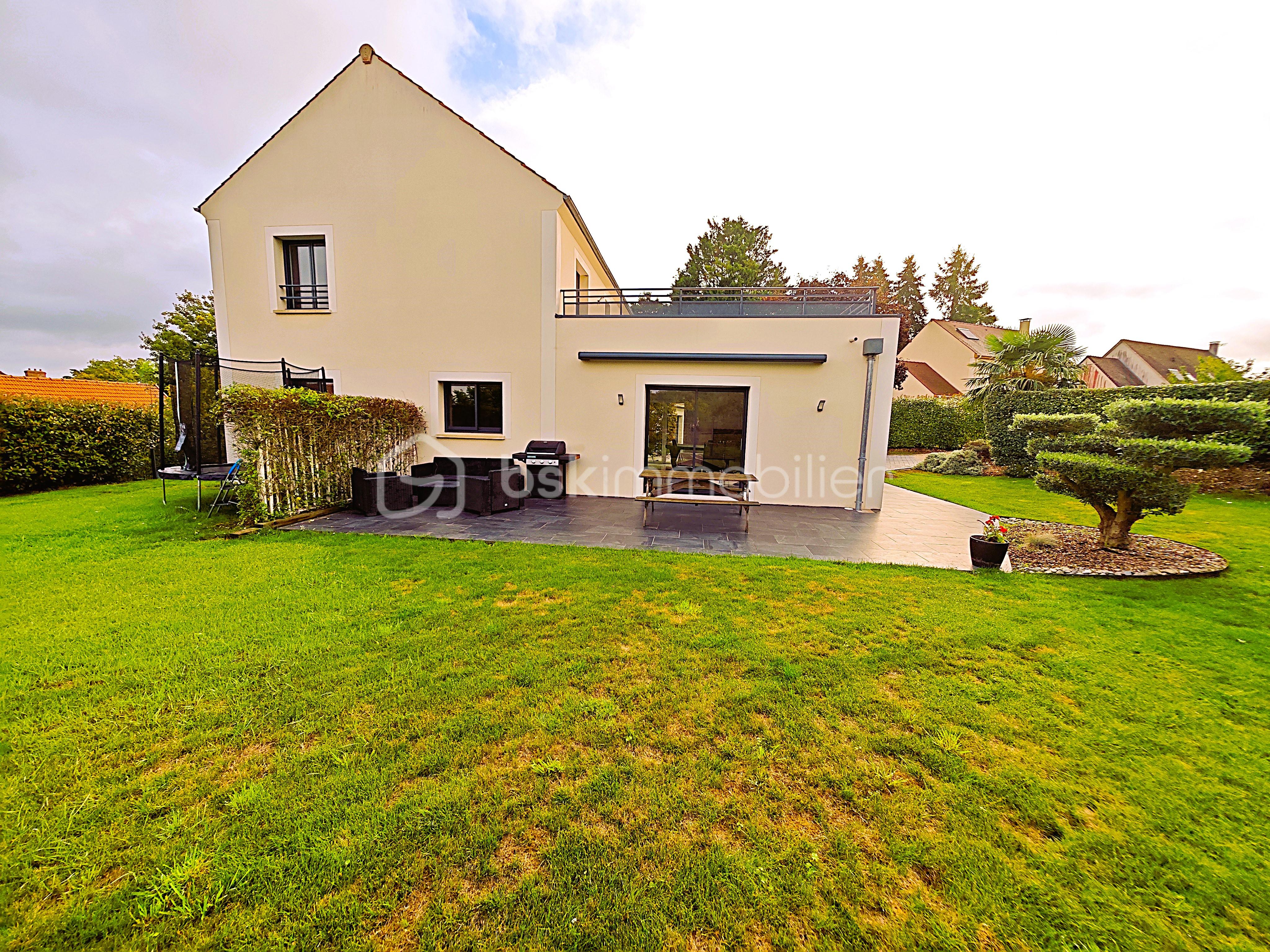 Maison contemporaine de 170 m² - PUEYO1.jpg