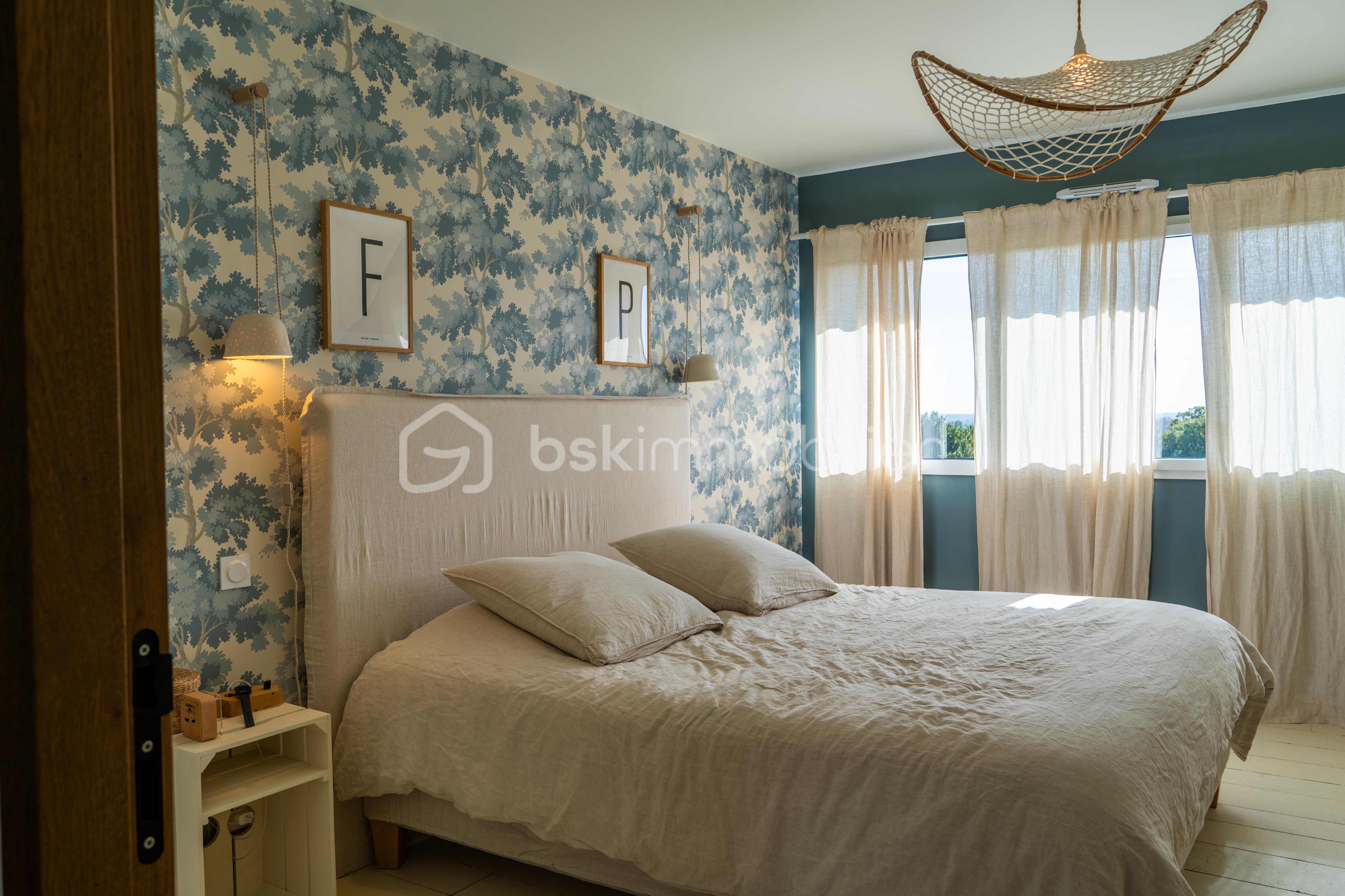 Maison d architecte de 240 m² - 305448_Maison-d-architecte-de-centre-ville-de-240m-piscine-Saint-Aubin-d-Aubigné_n01.jpg