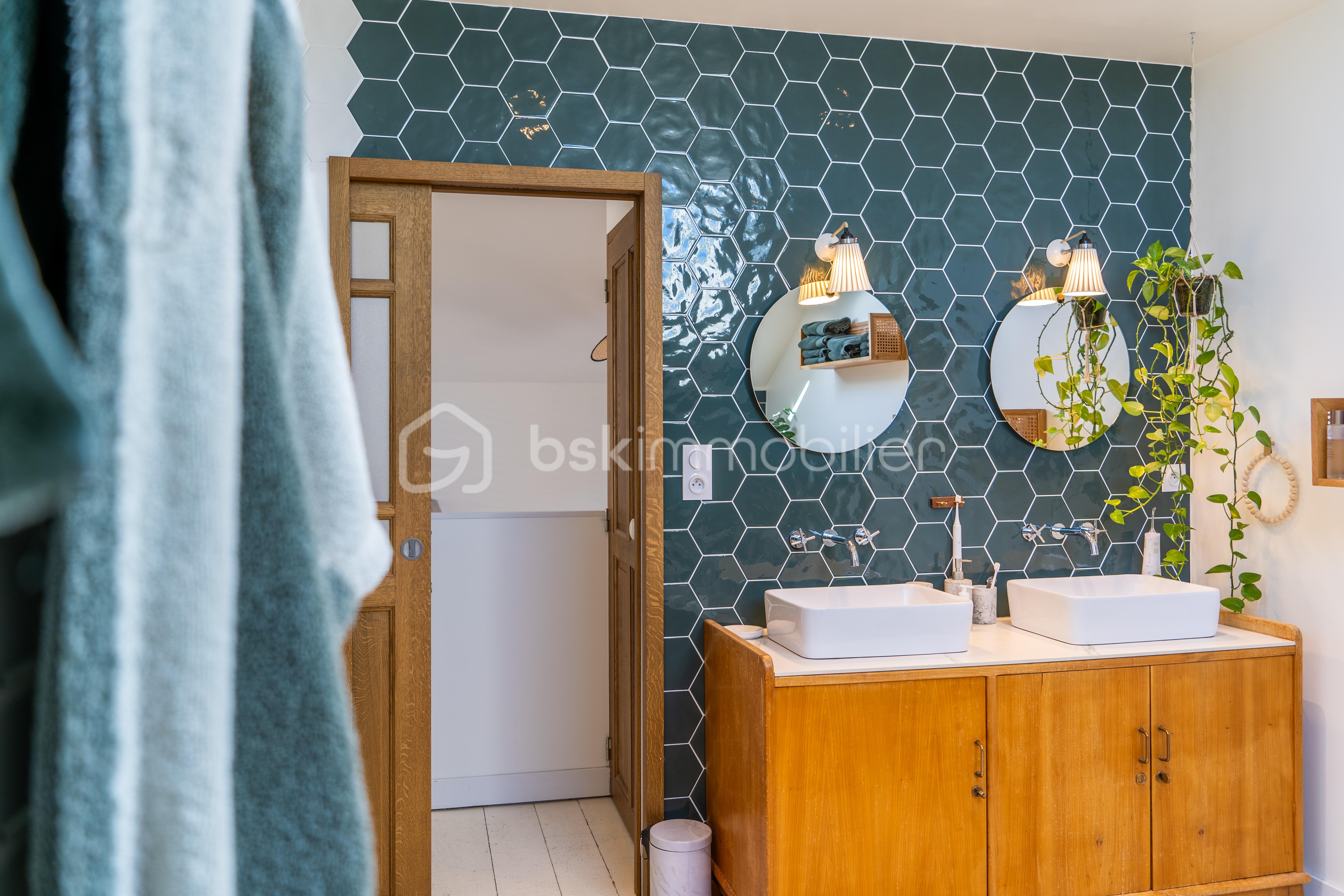 Maison d architecte de 240 m² - 305448_Maison-d-architecte-de-centre-ville-de-240m-piscine-Saint-Aubin-d-Aubigné_n02.jpg