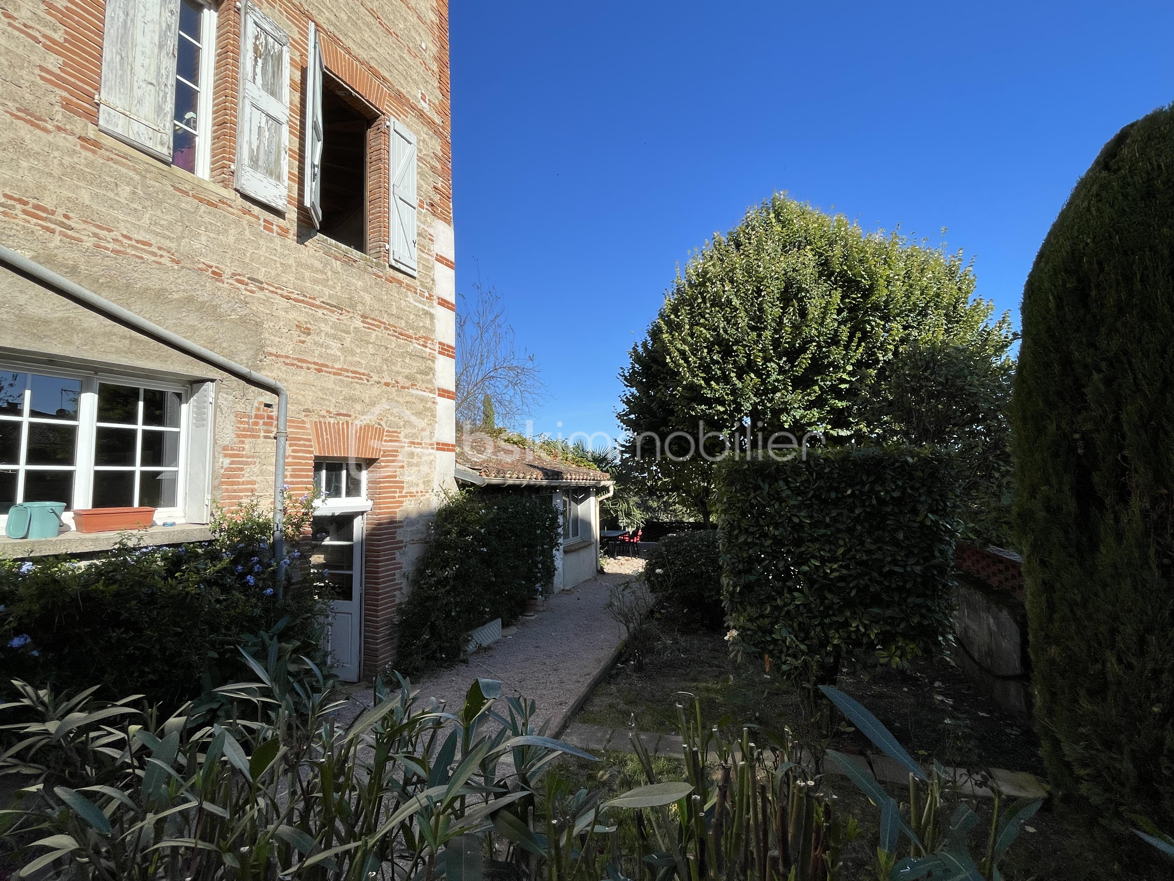 Maison 8 pièces 300 m² · à Rabastens · 300 m² · 450 000 €
