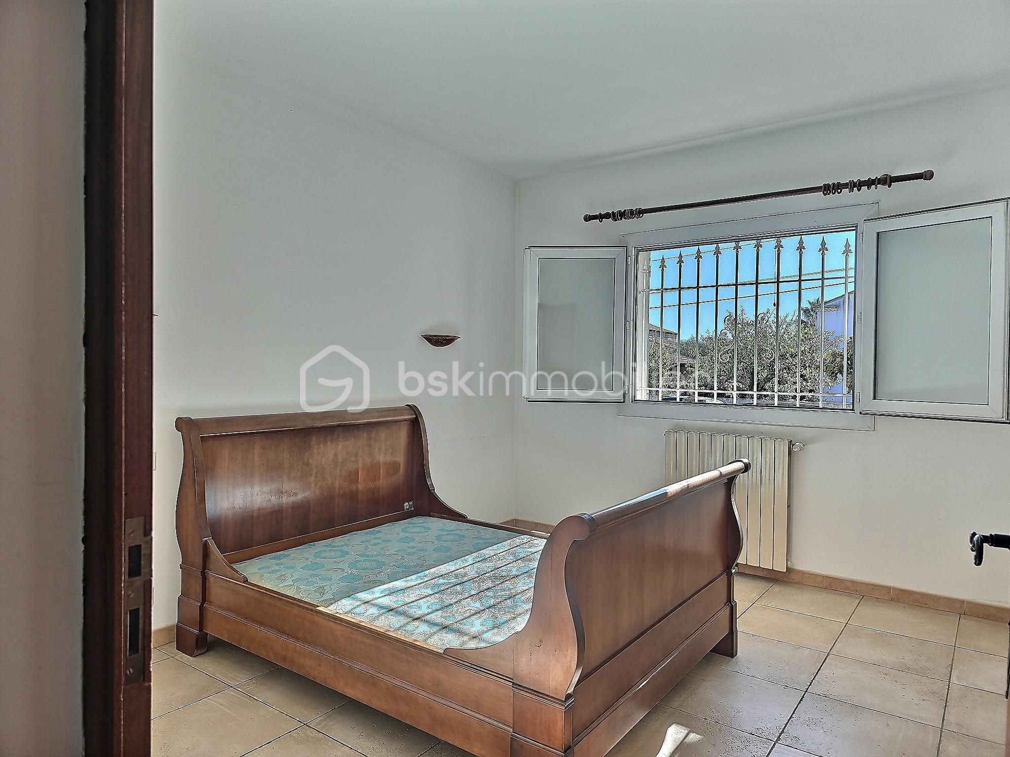 Maison traditionnelle de 104 m² - exposio_133218390 (1).jpg