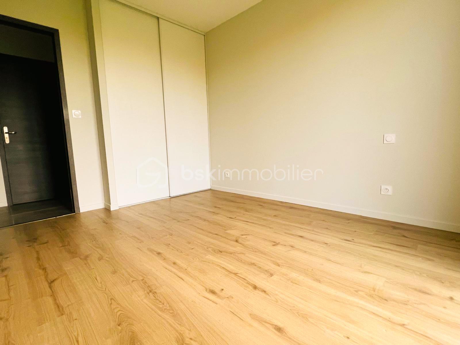 CHAMBRE ENFANT PORTE.jpg