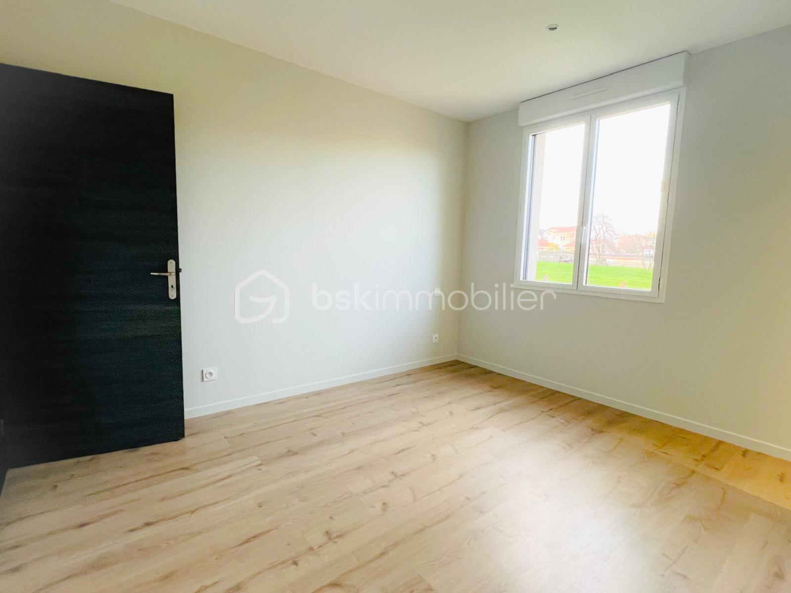 CHAMBRE PARENT FENETRE.jpg