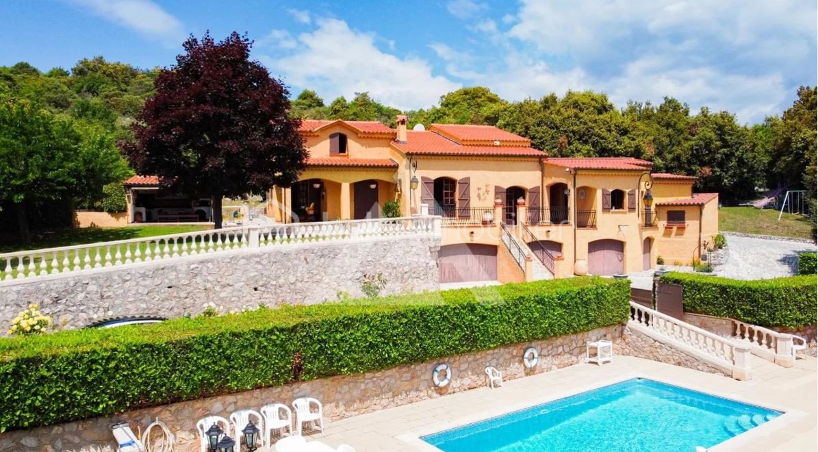 Maison provencale de 220 m² - 1.JPG
