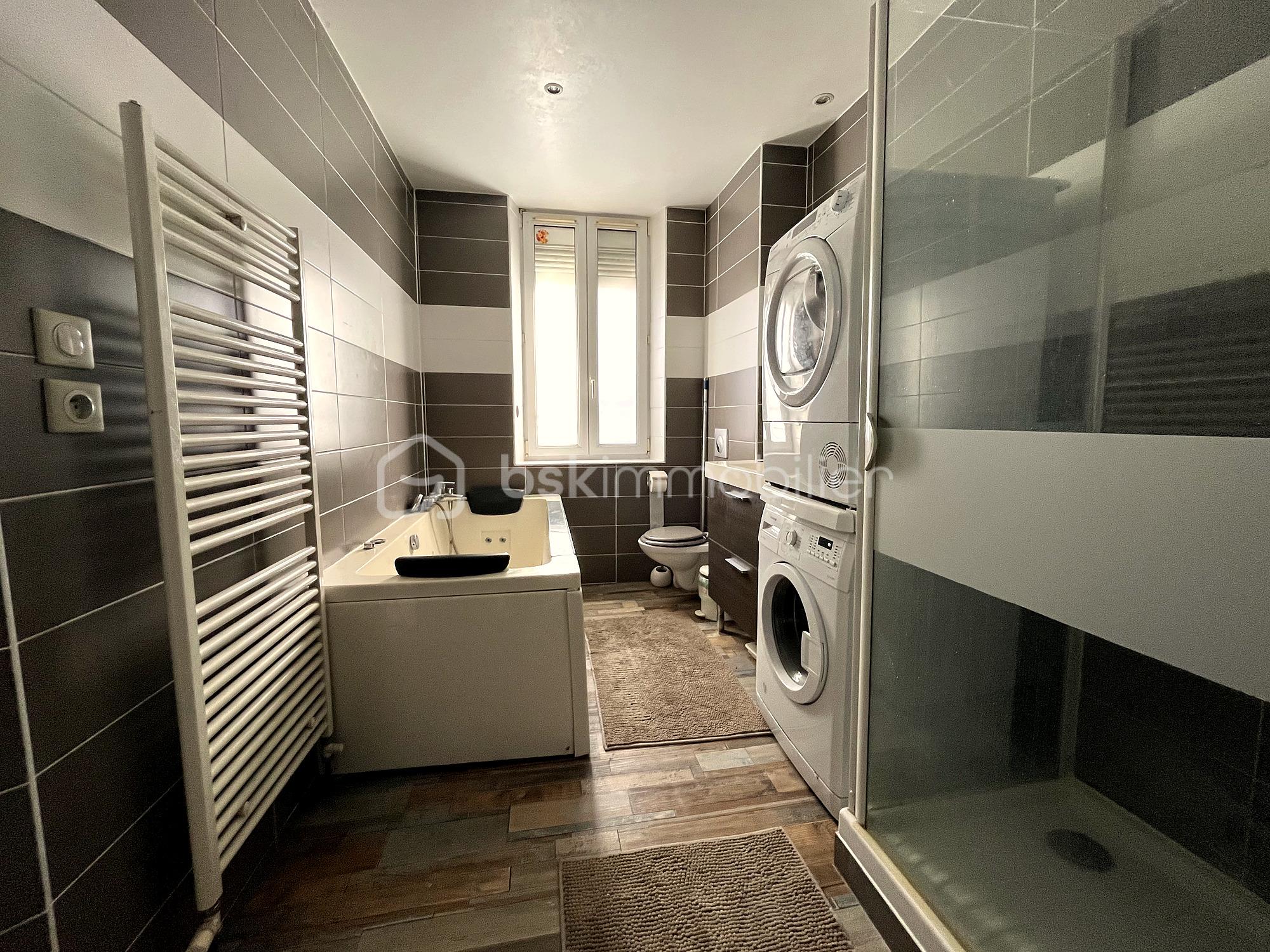 08_salle_de_bain_baignoire.jpg