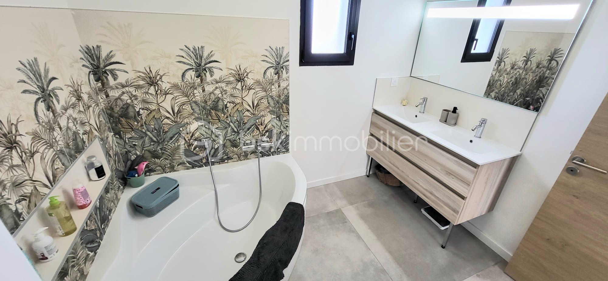 Maison de 110 m² - sdb.jpeg