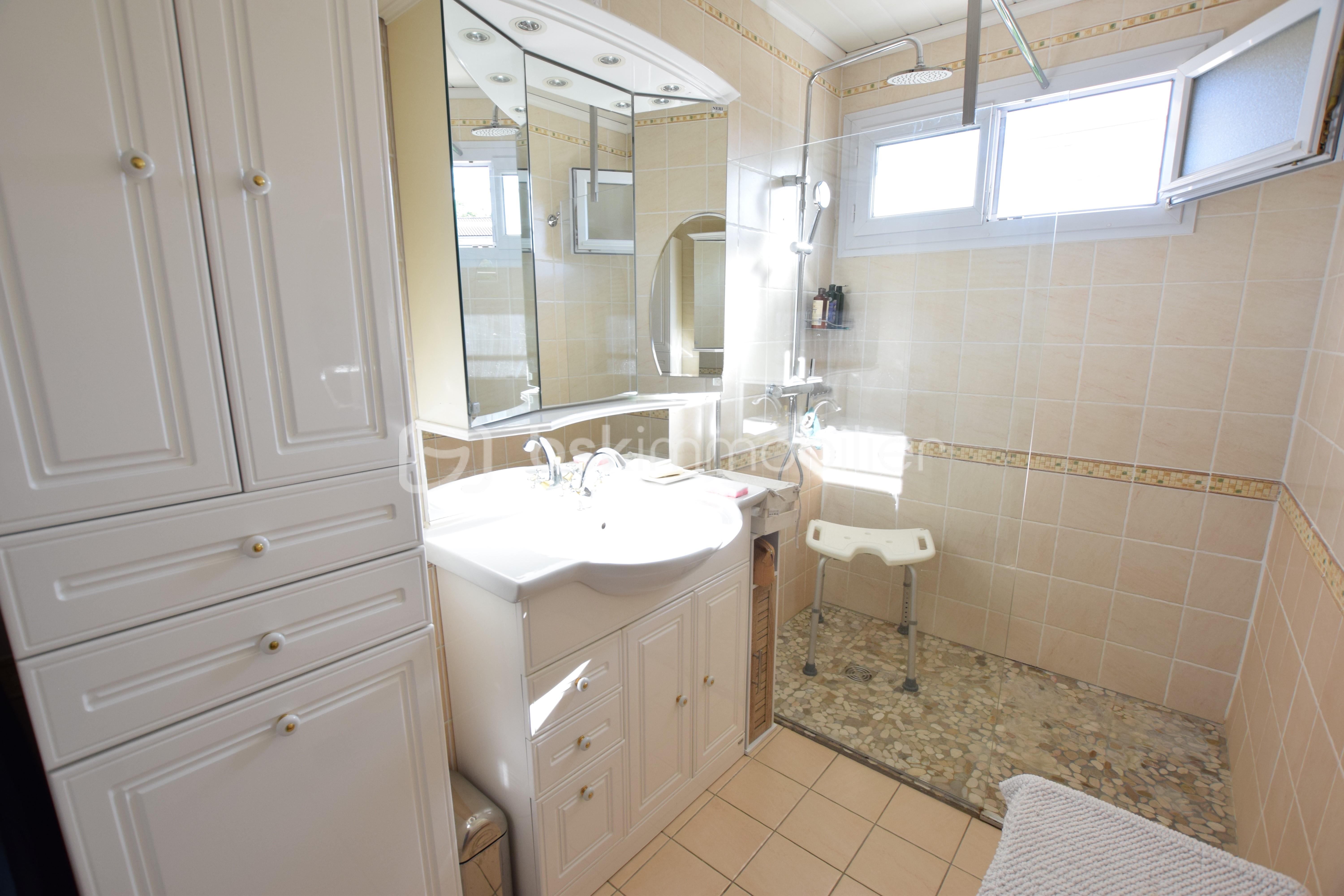 Maison de 90 m² - salle d'eau.JPG