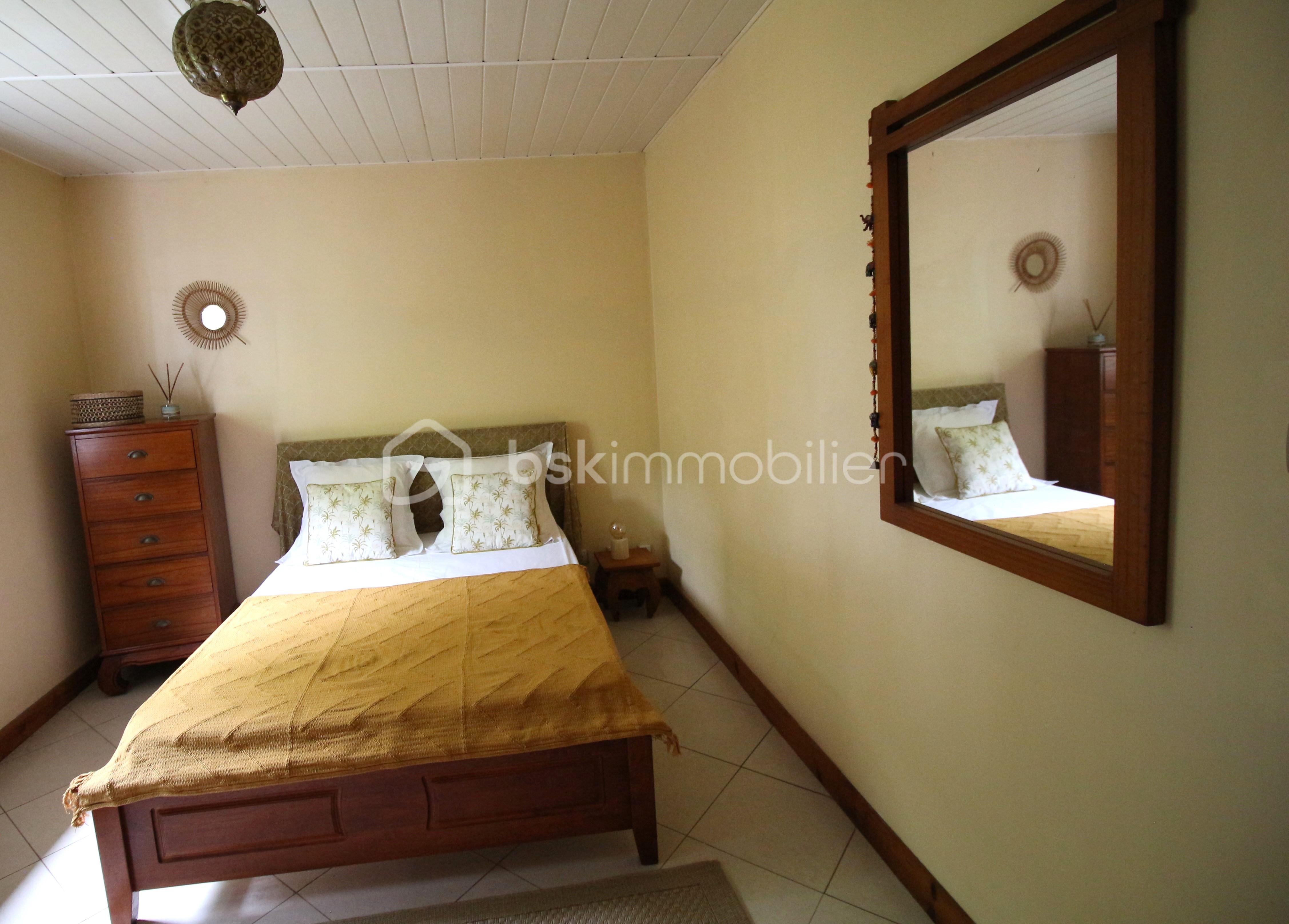 CHAMBRE JAUNE 2.jpg