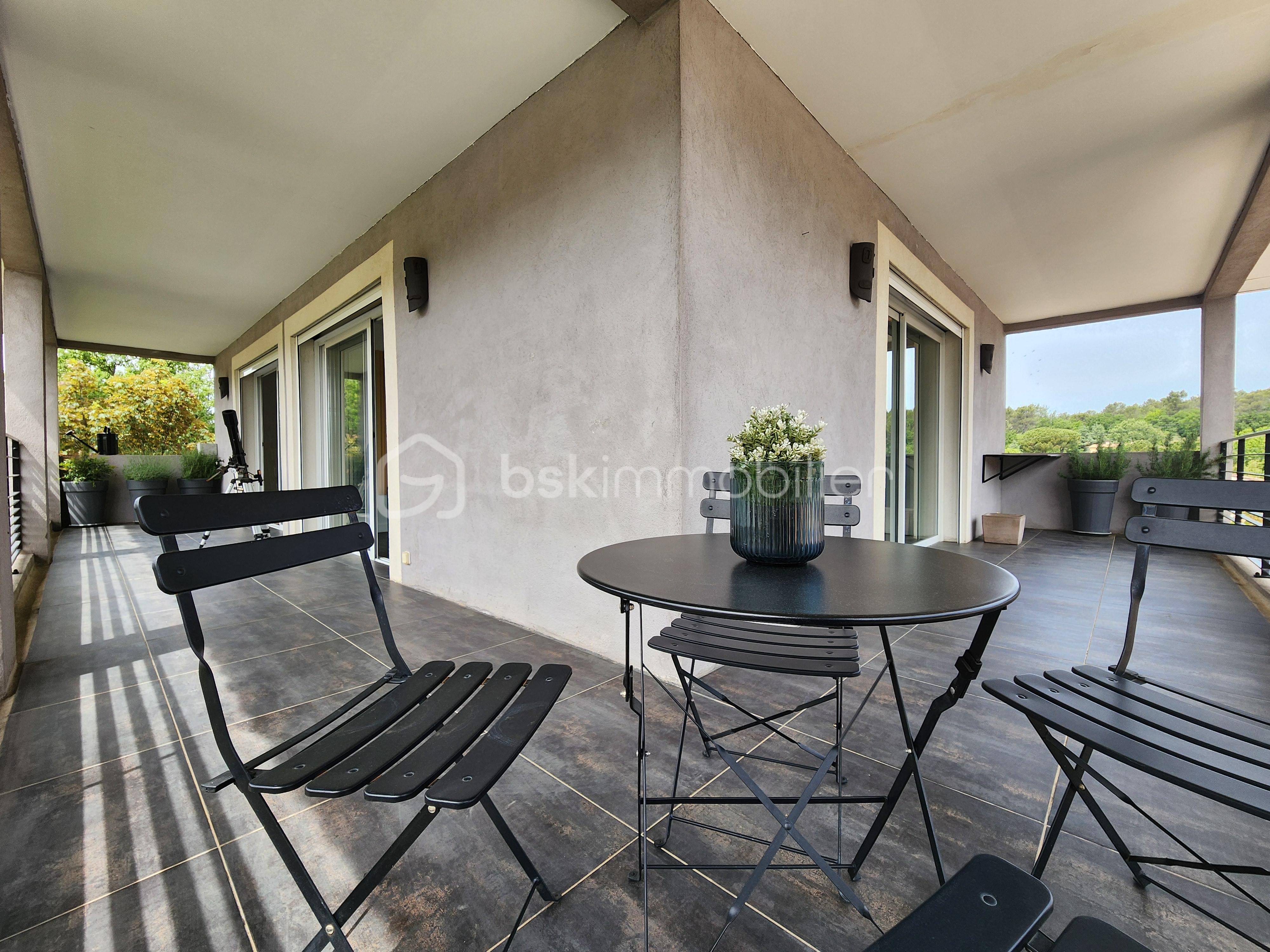 PATIO2.jpg