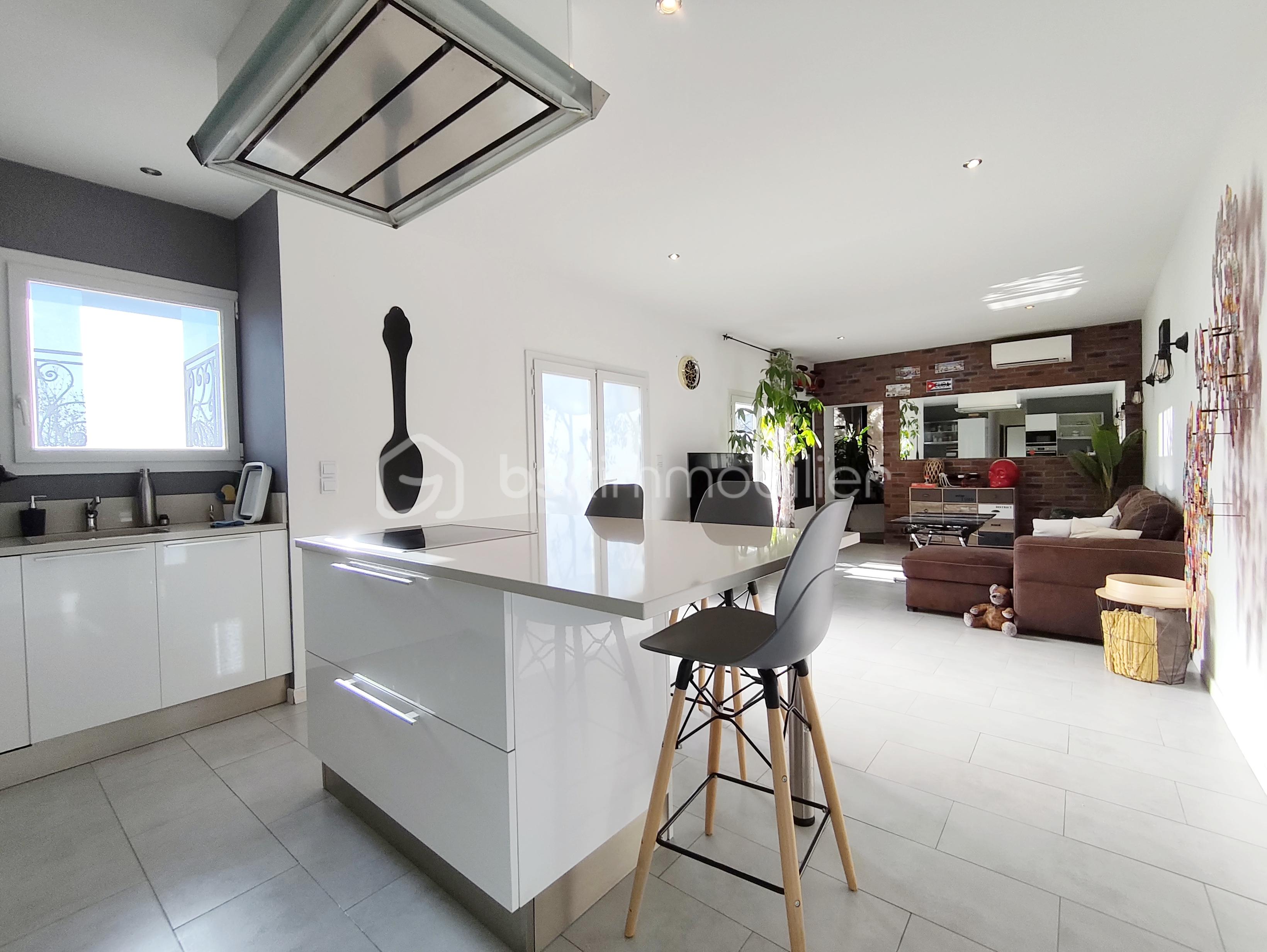 Maison de 264 m² - 1769955095772.jpg