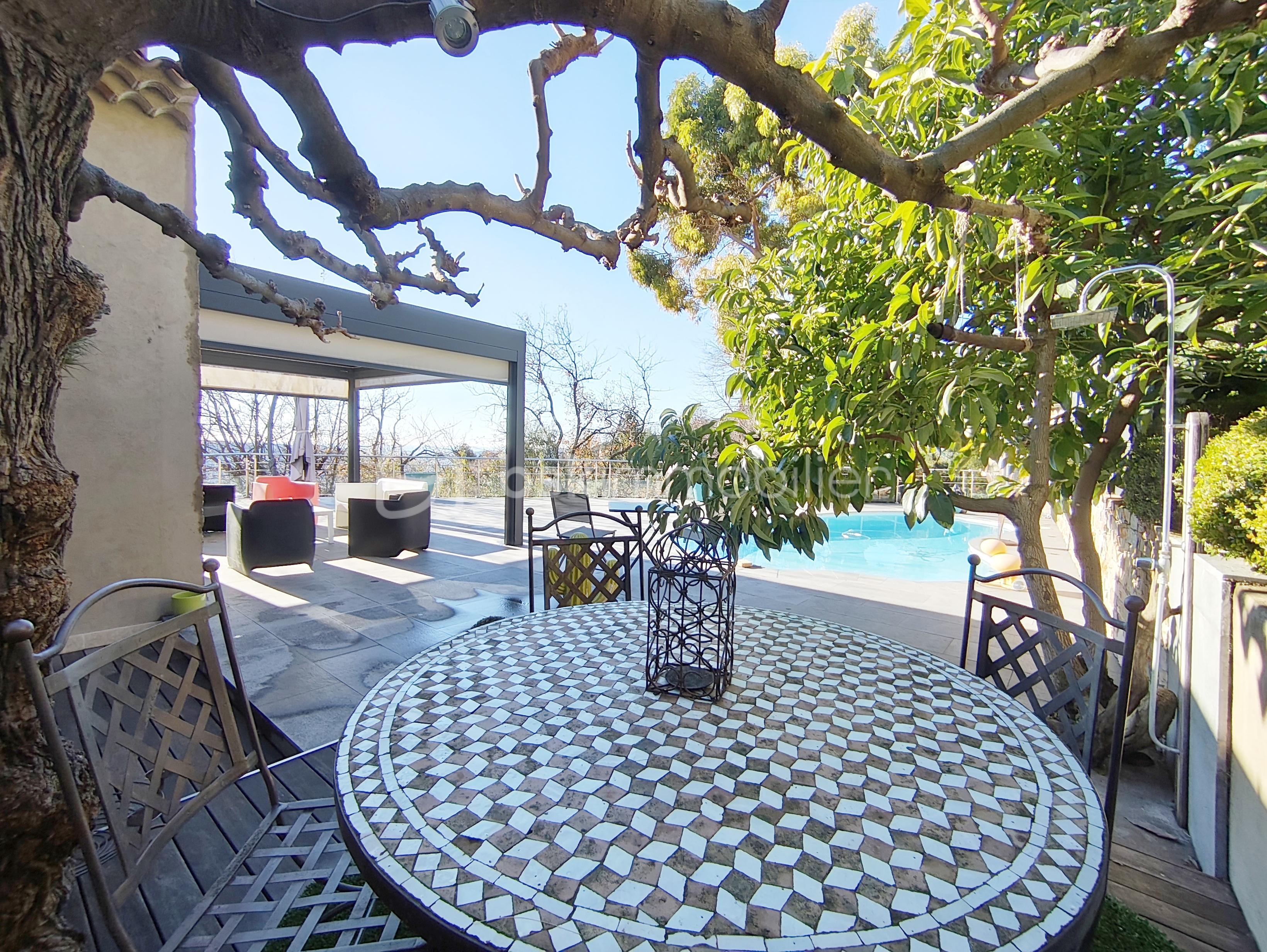 Maison de 264 m² - 1769959185654.jpg