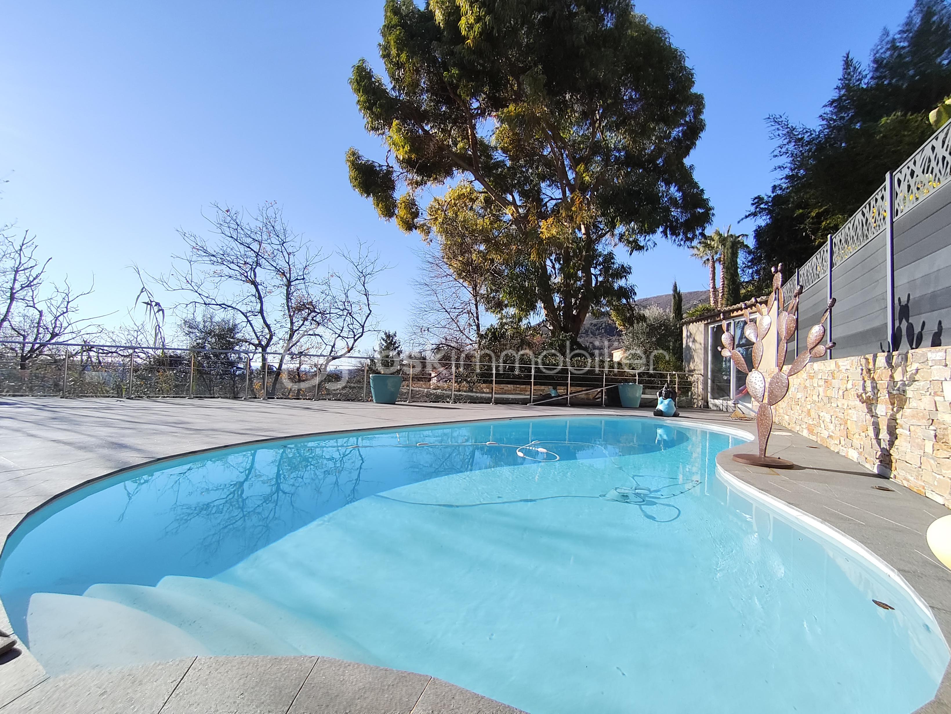 Maison de 264 m² - 1769959379167.jpg