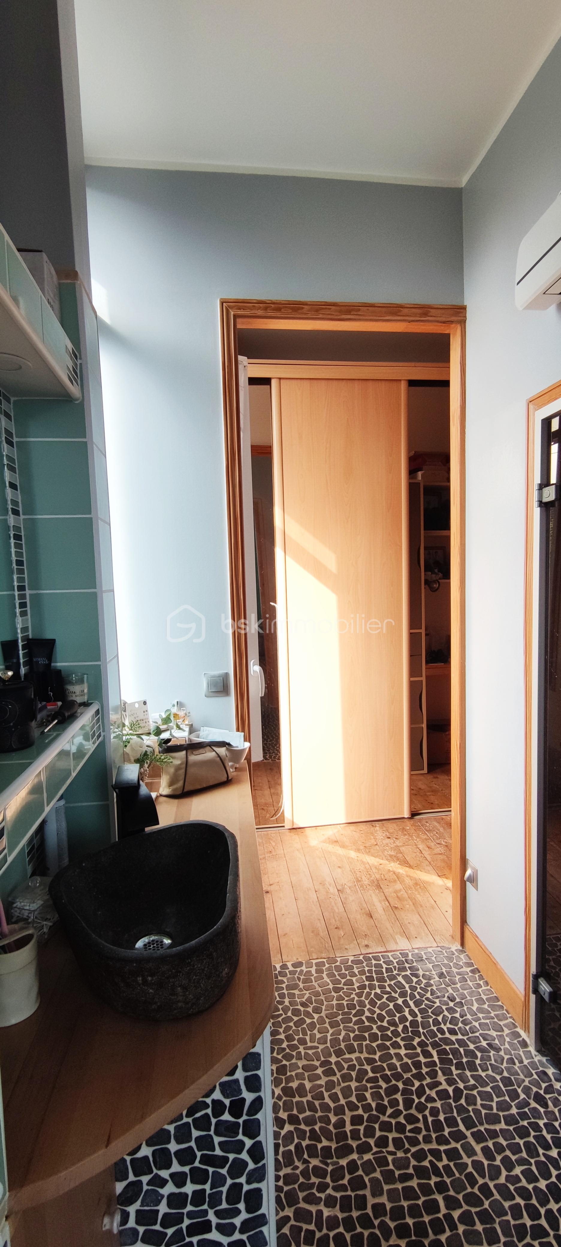 Propriete de 146 m² - salle de douche.jpg