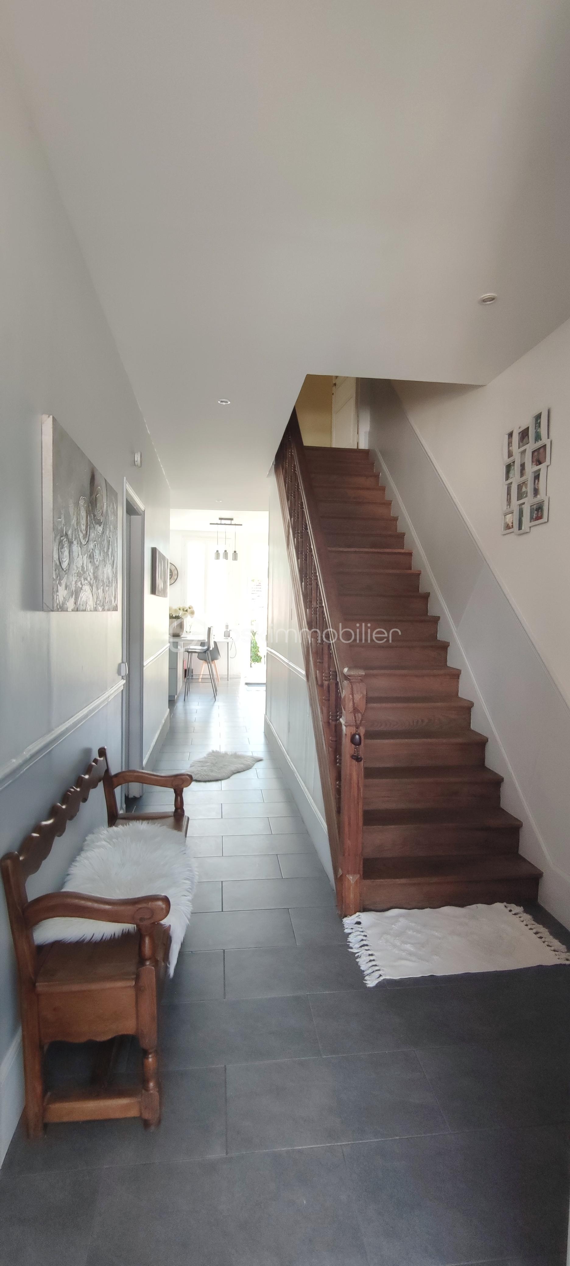 Propriete de 146 m² - couloir.jpg
