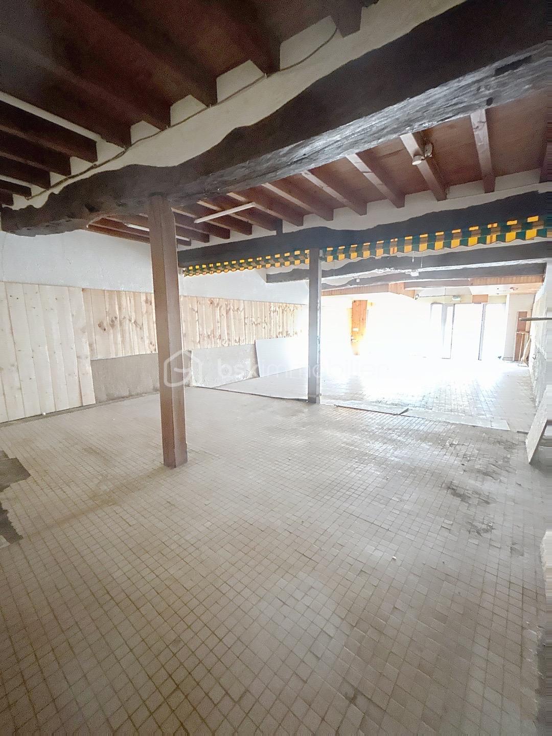 Immeuble mixte de 175 m² - PHOTO-2025-11-14-09-33-27.jpg