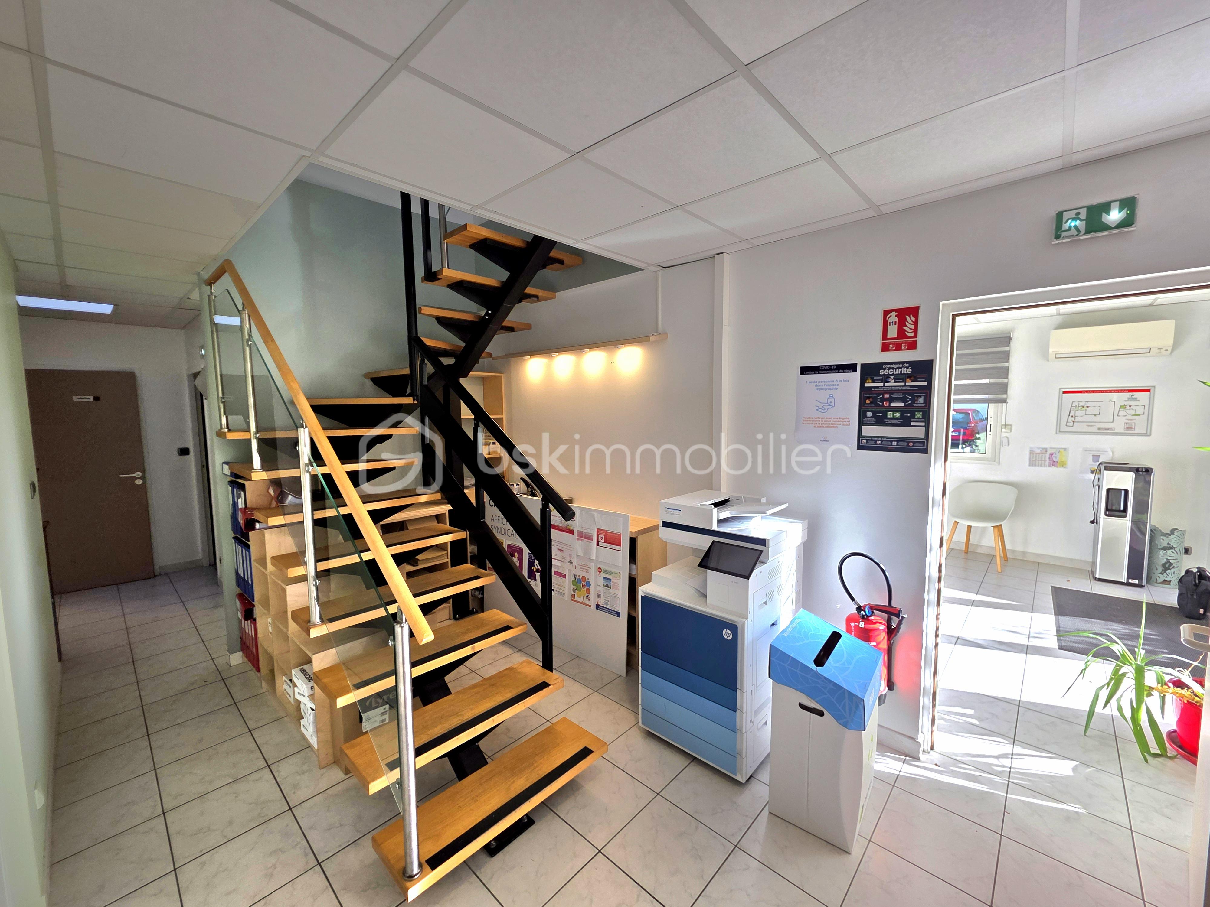 Bureau de 261 m² - 20251024_103345.jpg