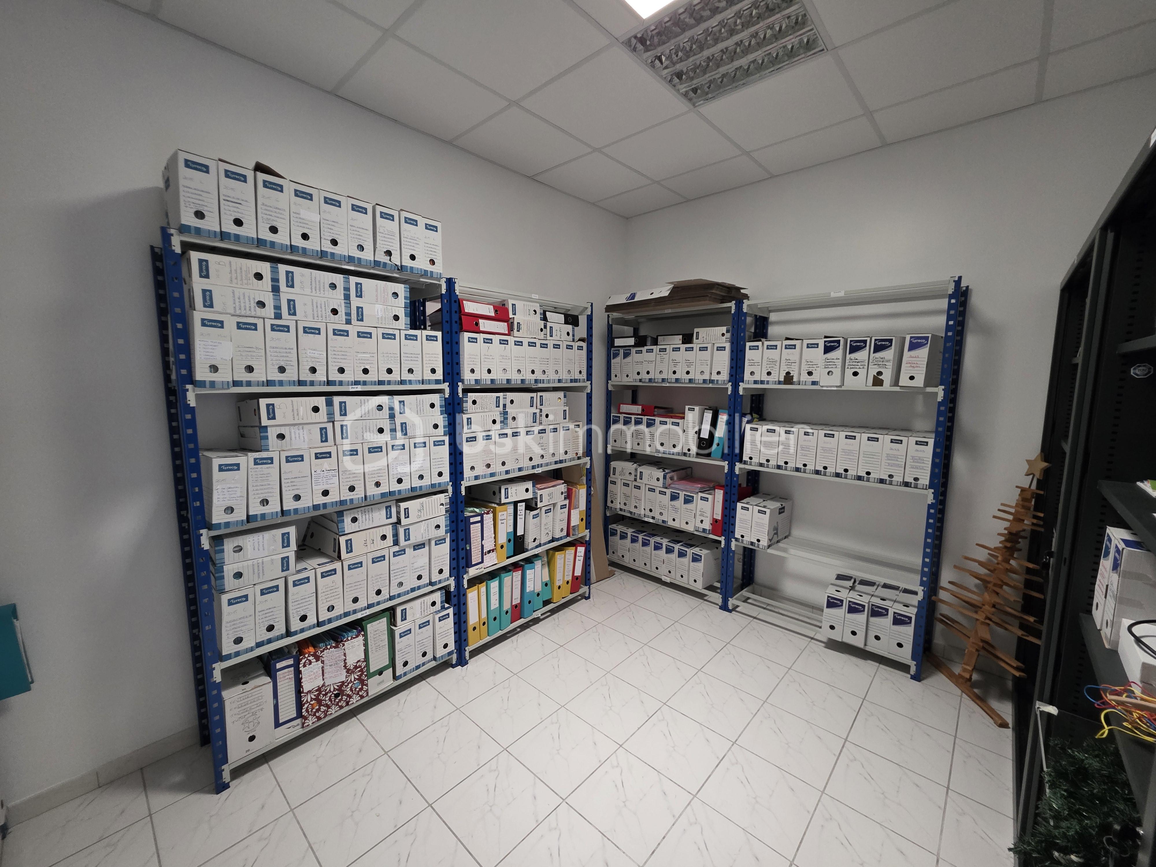 Bureau de 261 m² - 20251024_103948.jpg