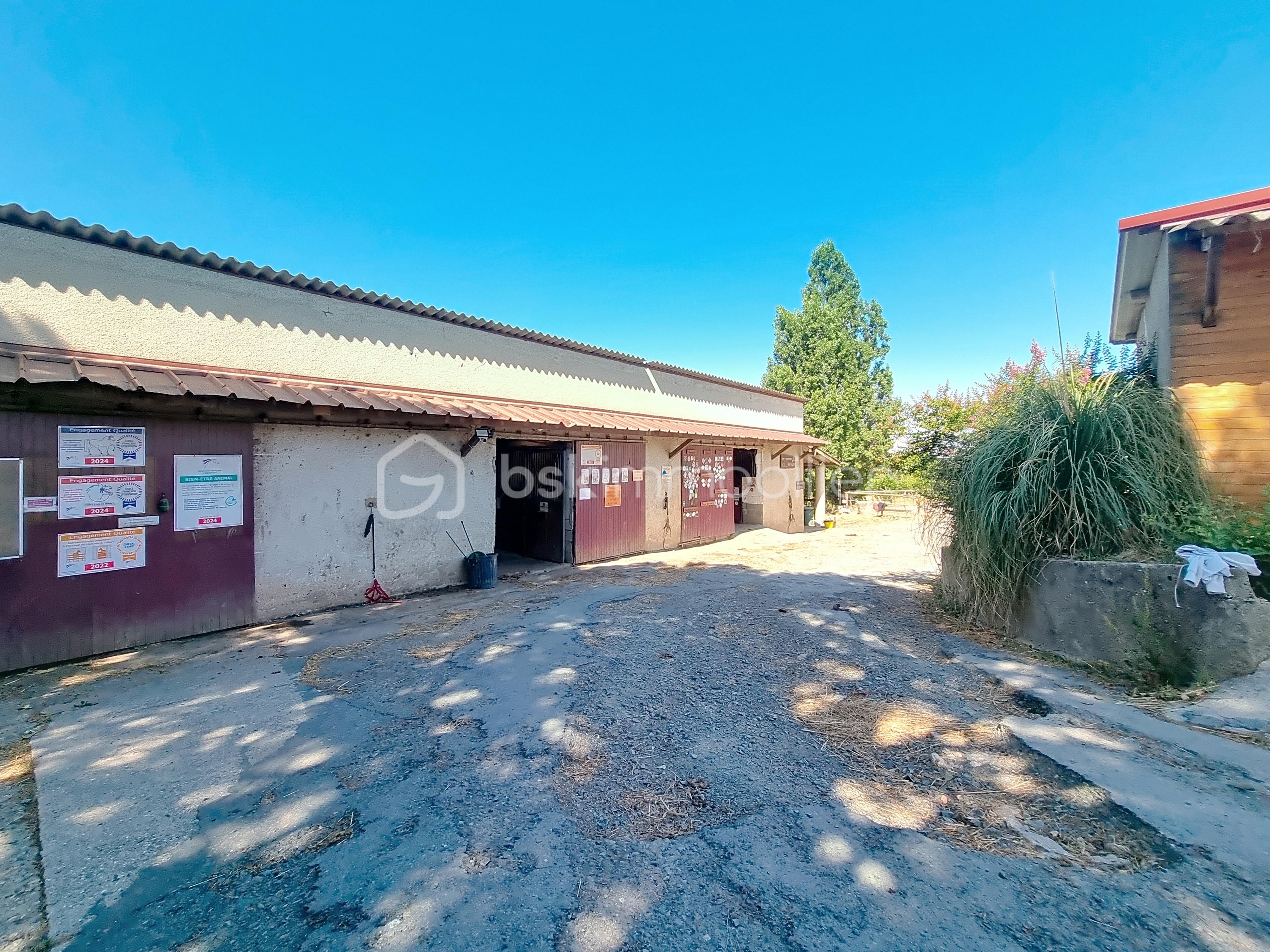 Corps de ferme de 220 m² - ecurie-yabas_00037.jpg