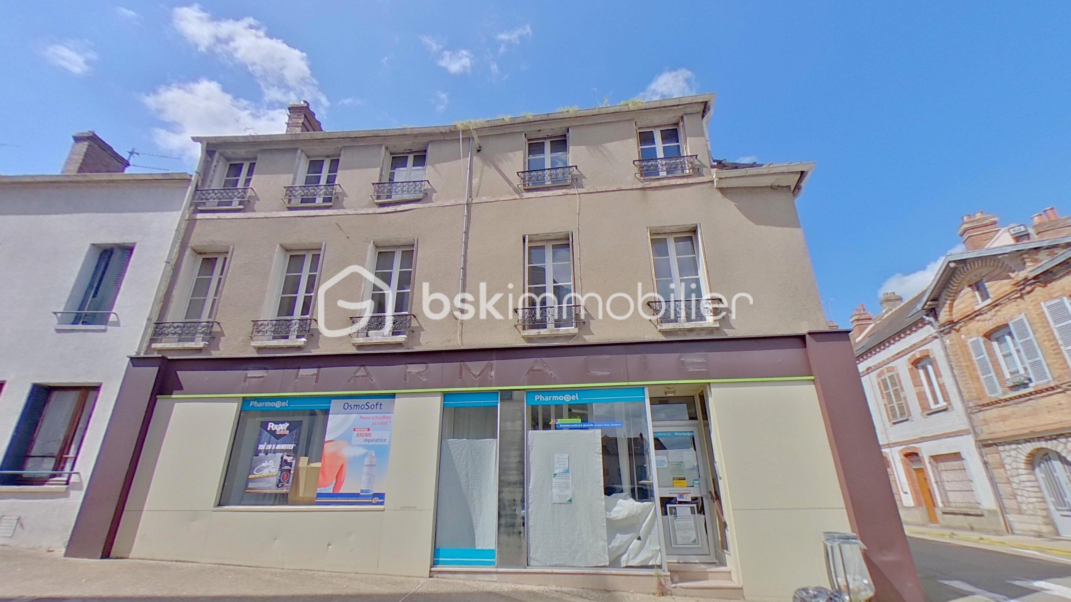 Immeuble 9 pièces 303 m² · à Pont-sur-Yonne · 303 m² · 130 000 €
