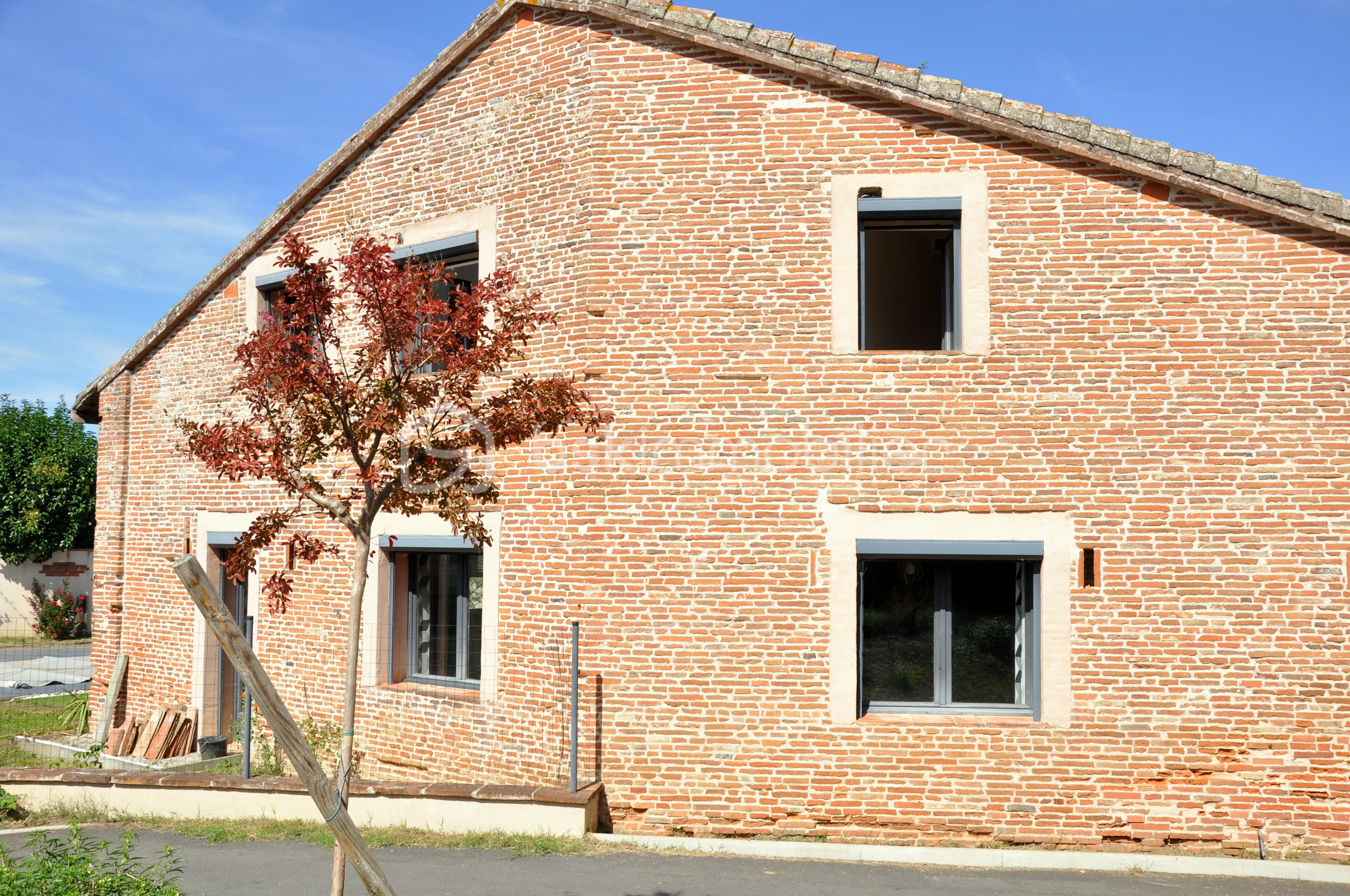 Bergerie de 200 m² - ext 1.jpg