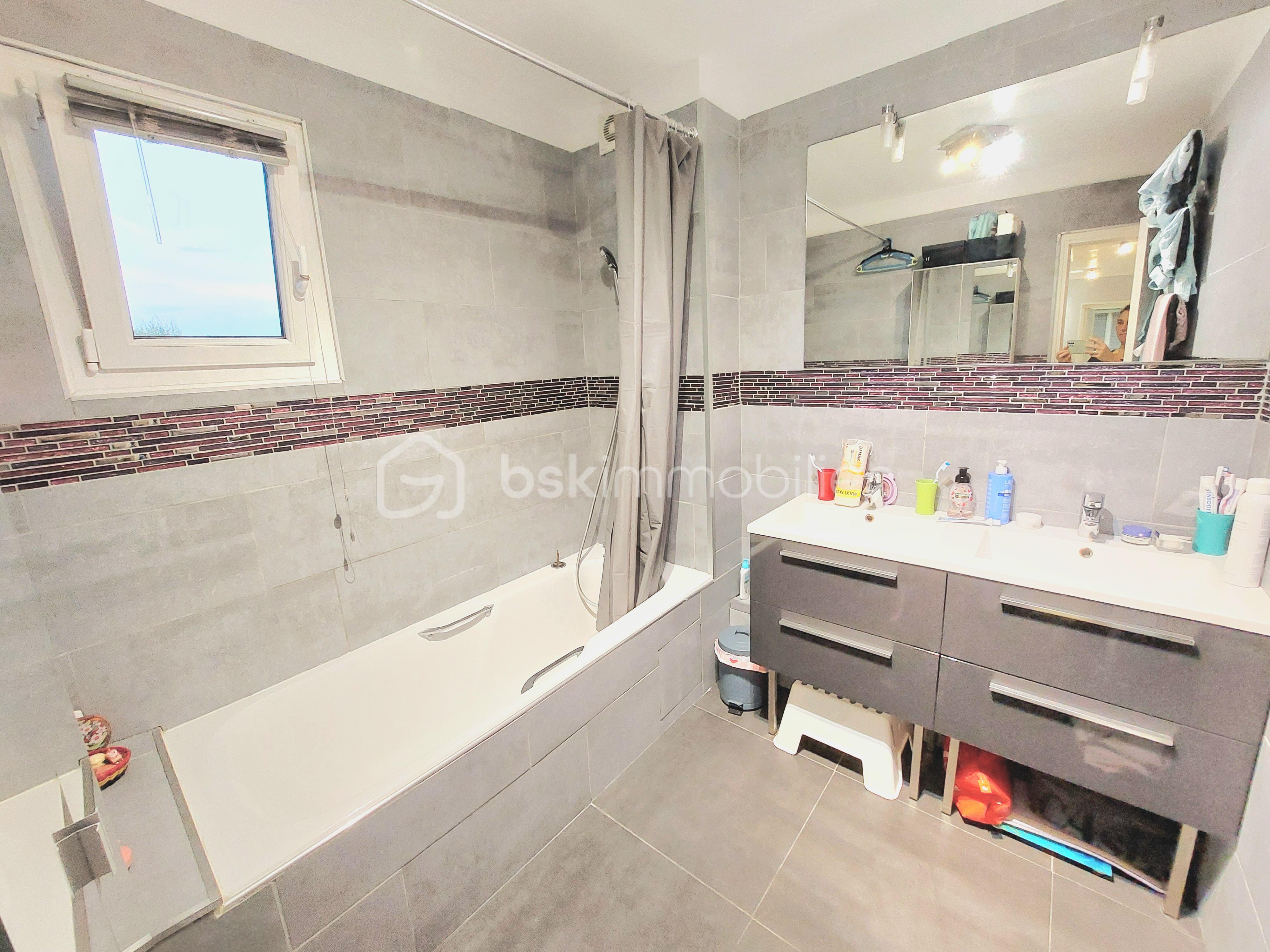 Appartement de 70 m² - salle de bain (1).jpg