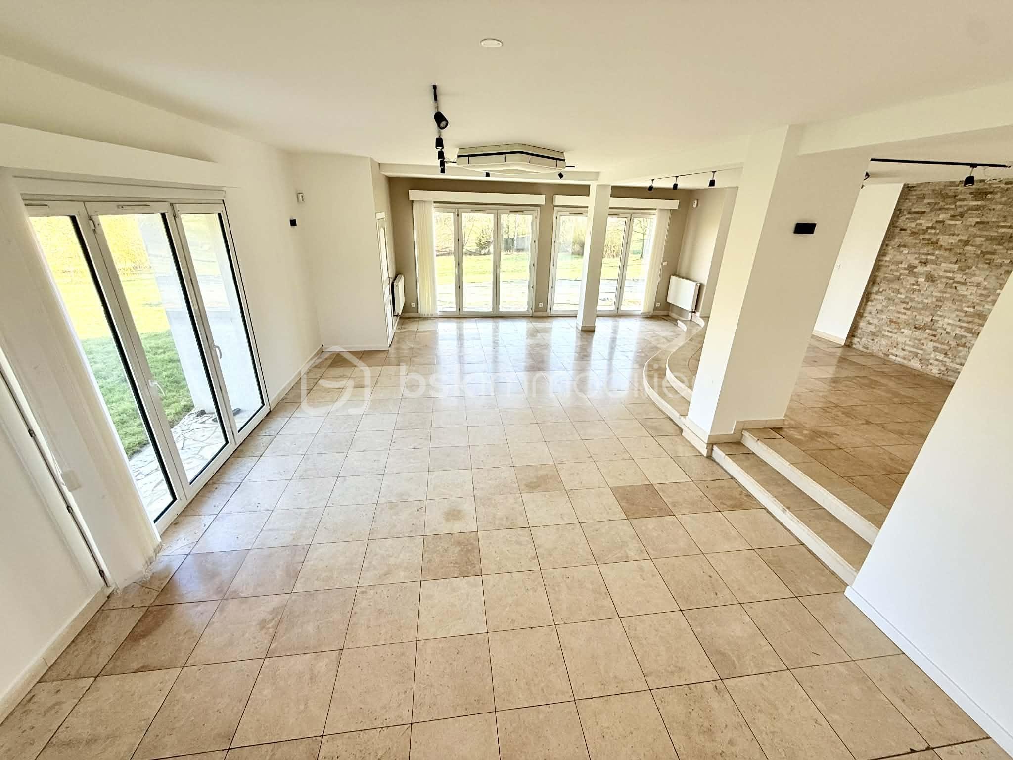 Maison de 195 m² - 2e5c17aa-30d6-473d-ae53-3fbc711ec32c.jpg