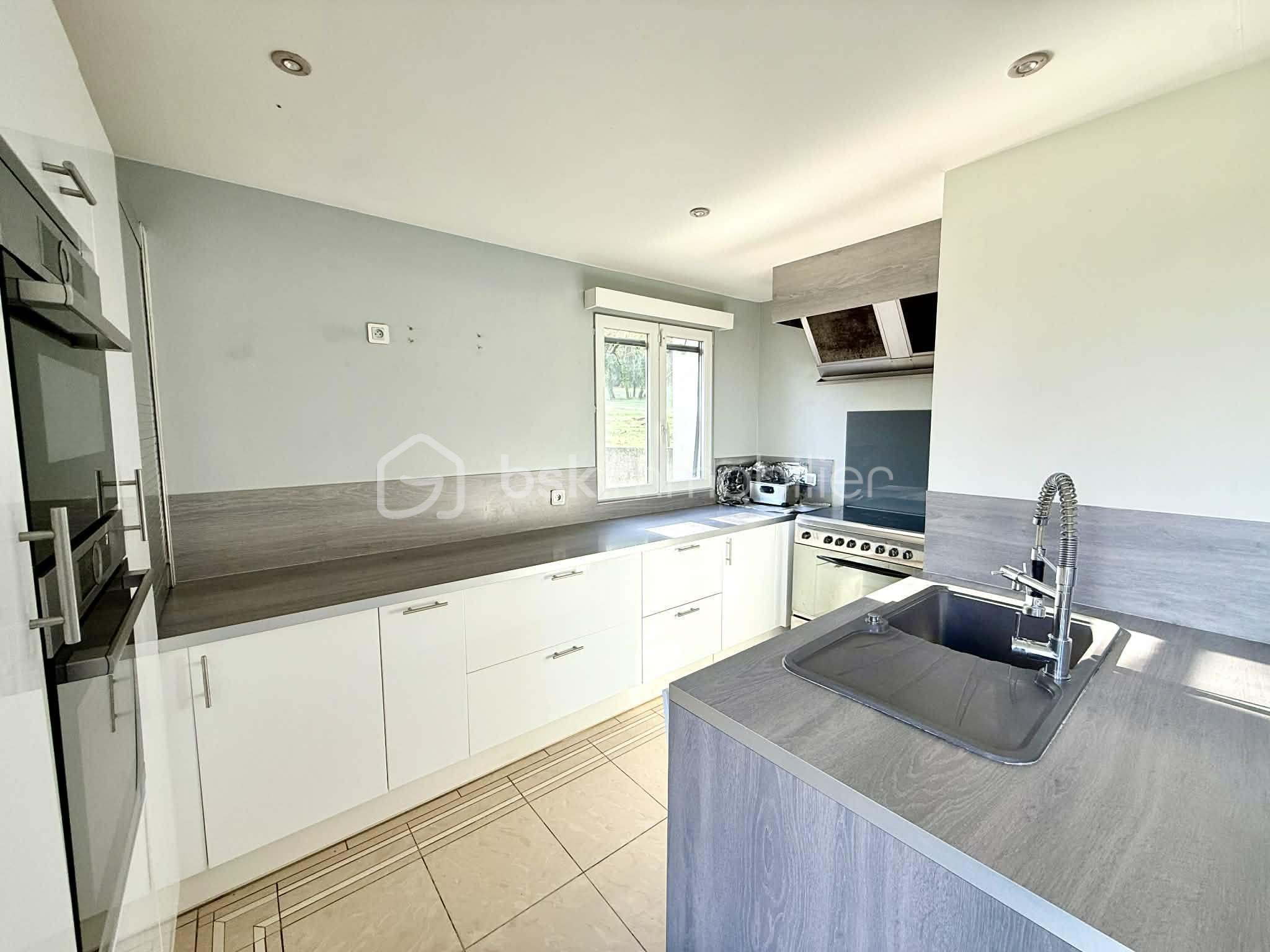 Maison de 195 m² - 3e87647b-d9b1-4dcc-86b2-7d81c4164ebe.jpg