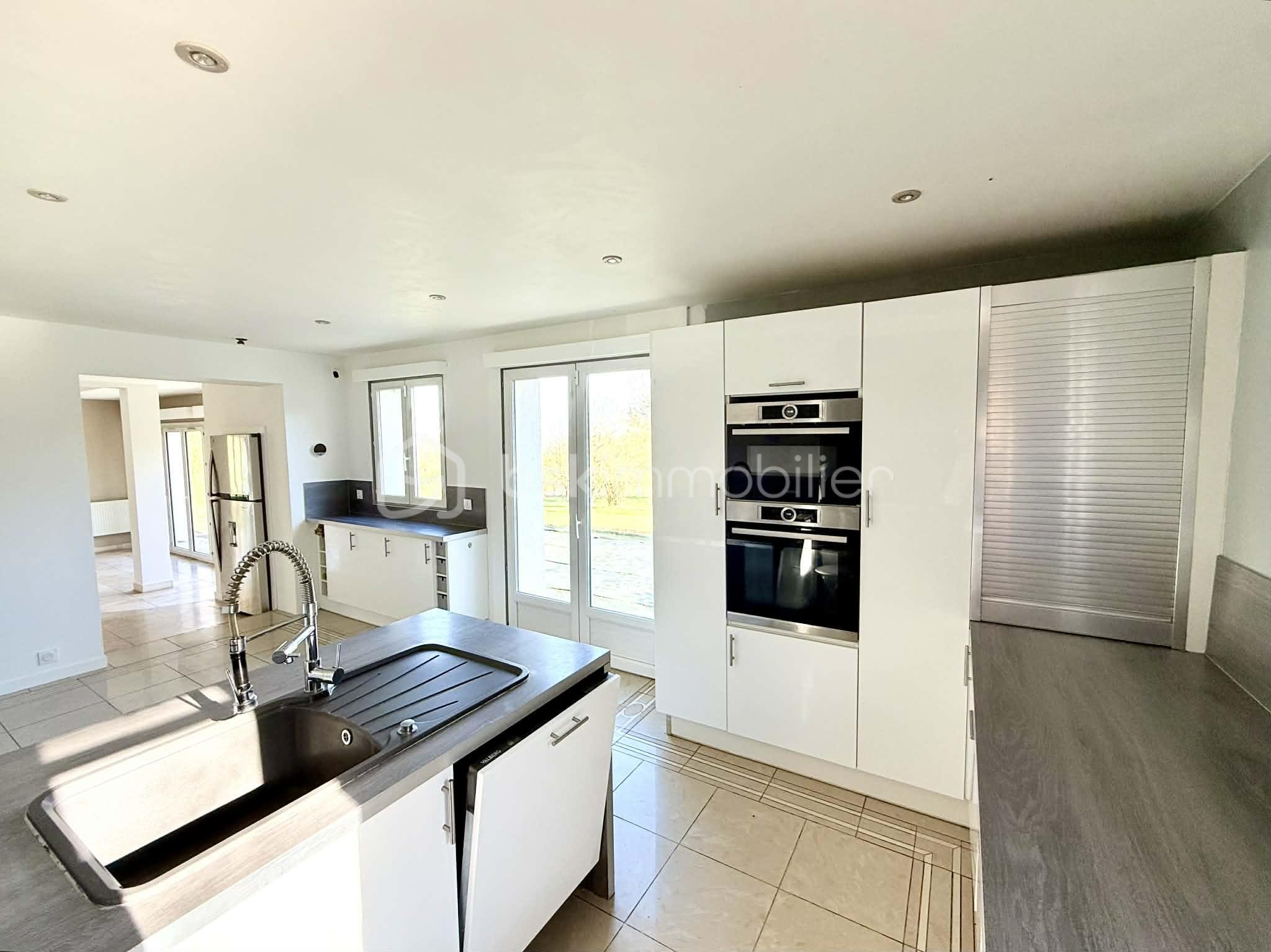 Maison de 195 m² - ac8a52a4-3547-42fc-9c34-b466b8cca920.jpg