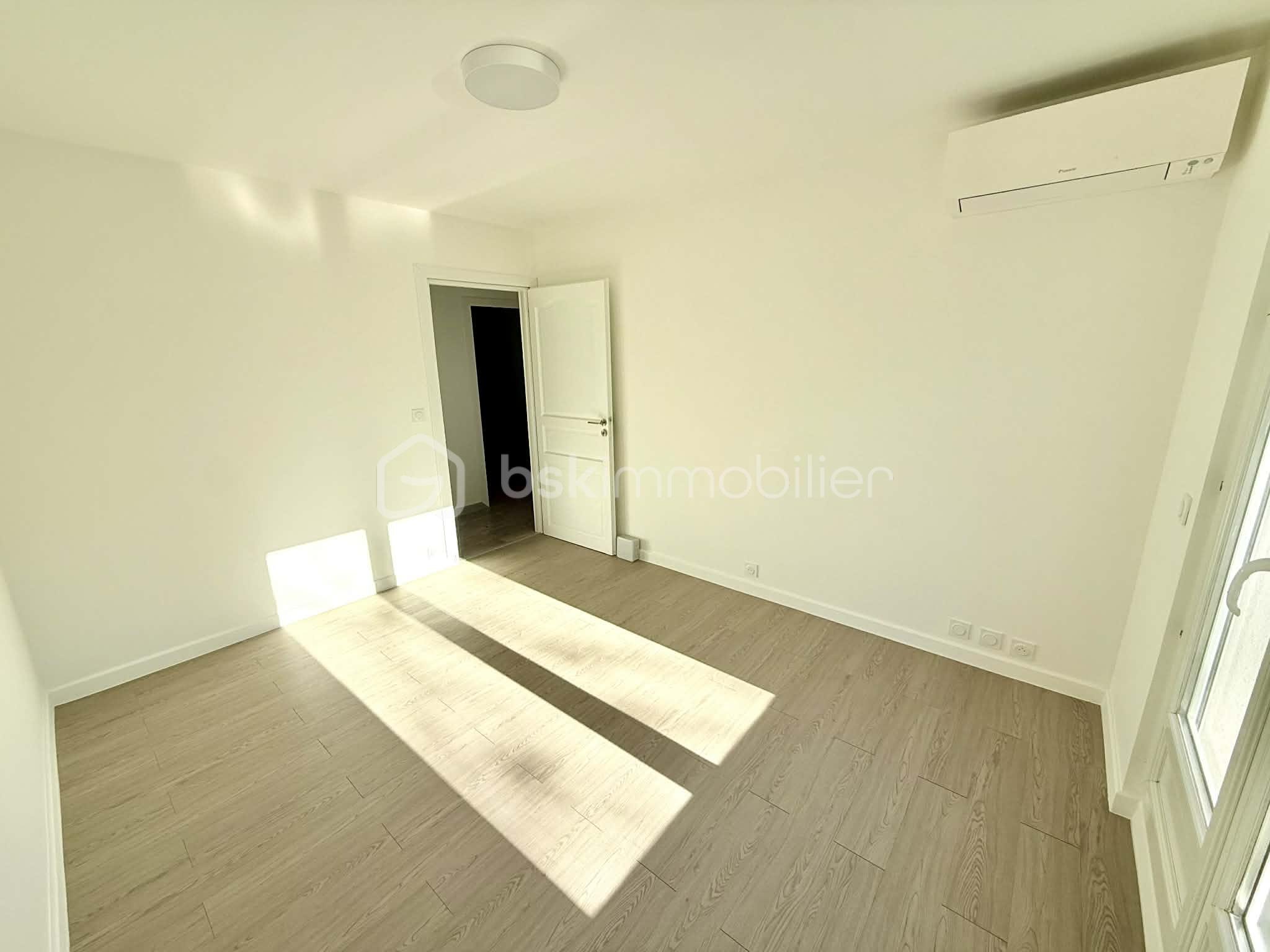 Maison de 195 m² - 45f756c4-d666-4d85-a699-21a10481cfd1.jpg