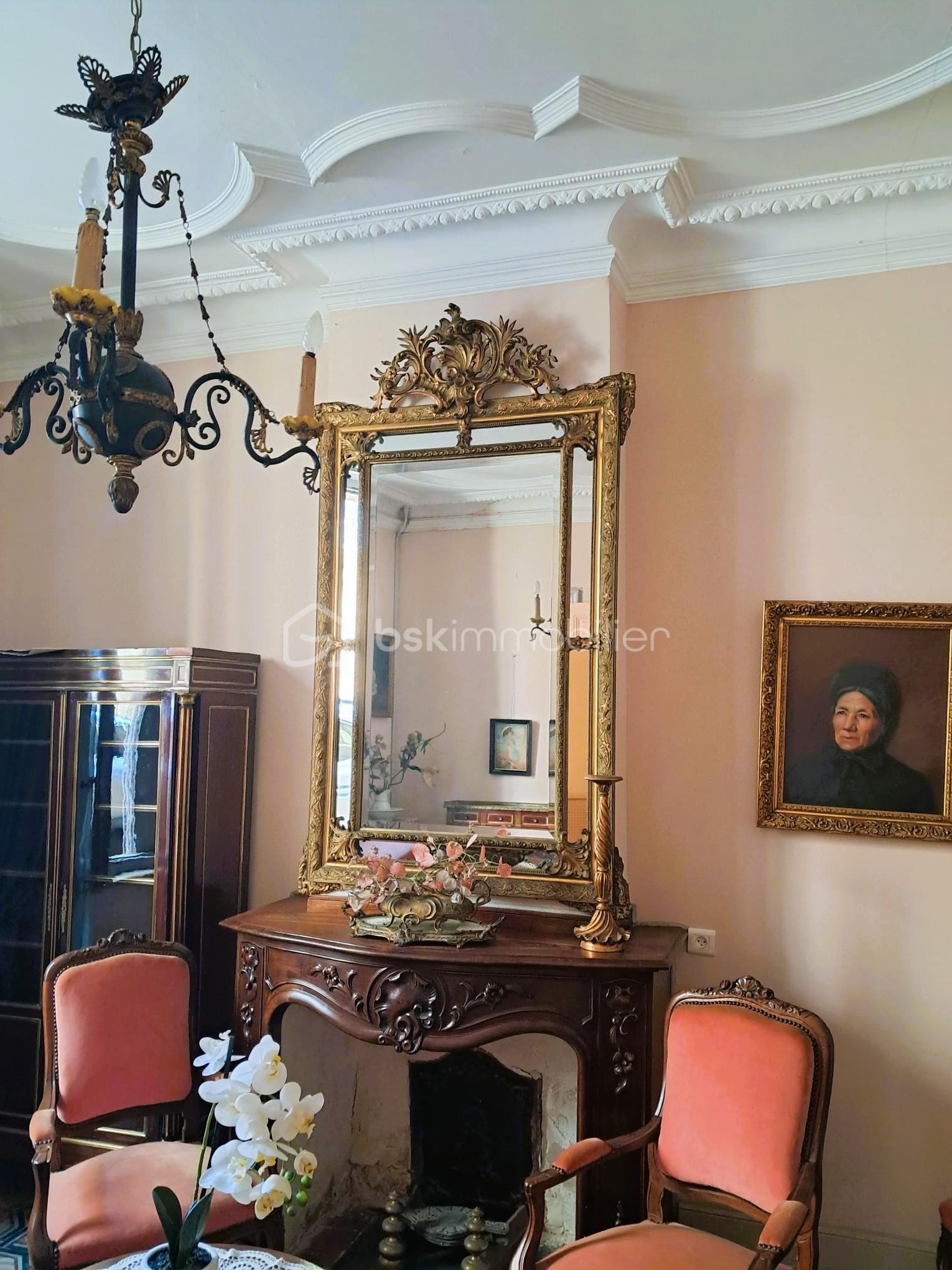 Demeure de 306 m² - 8x- plafond salon.jpg