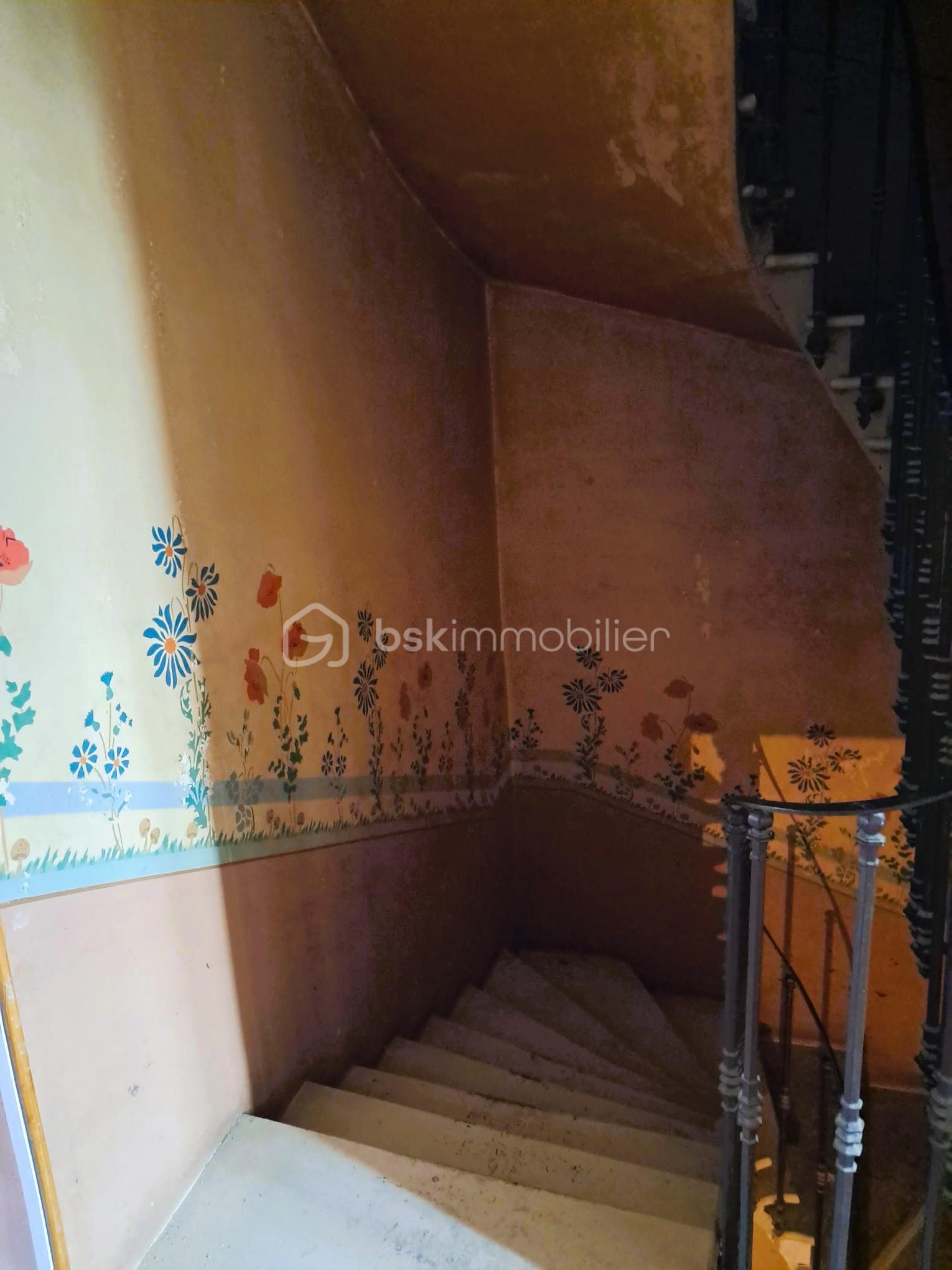 Demeure de 306 m² - 14 - escalier 3.jpg