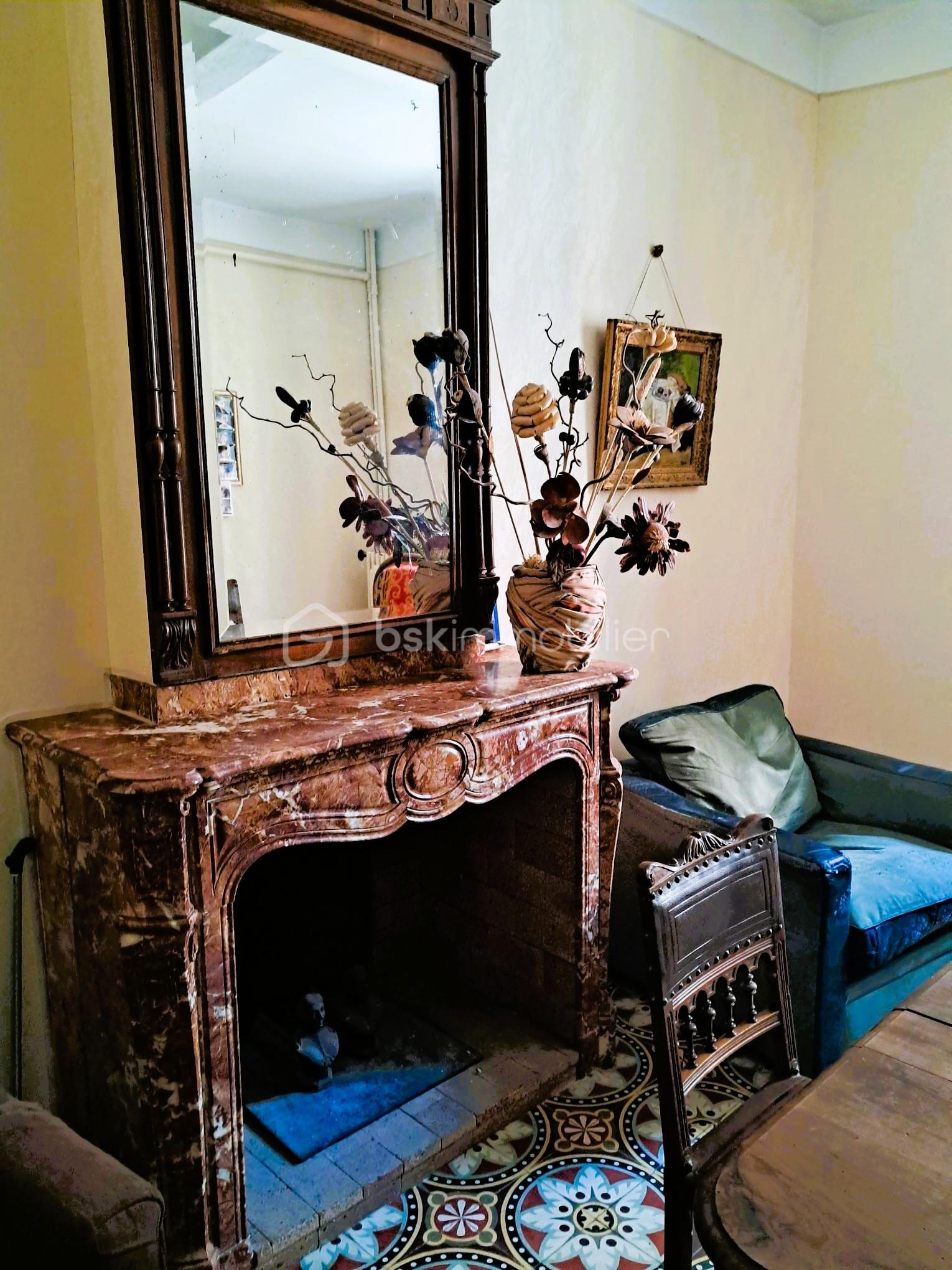 Demeure de 306 m² - 7 - salon bas.jpg
