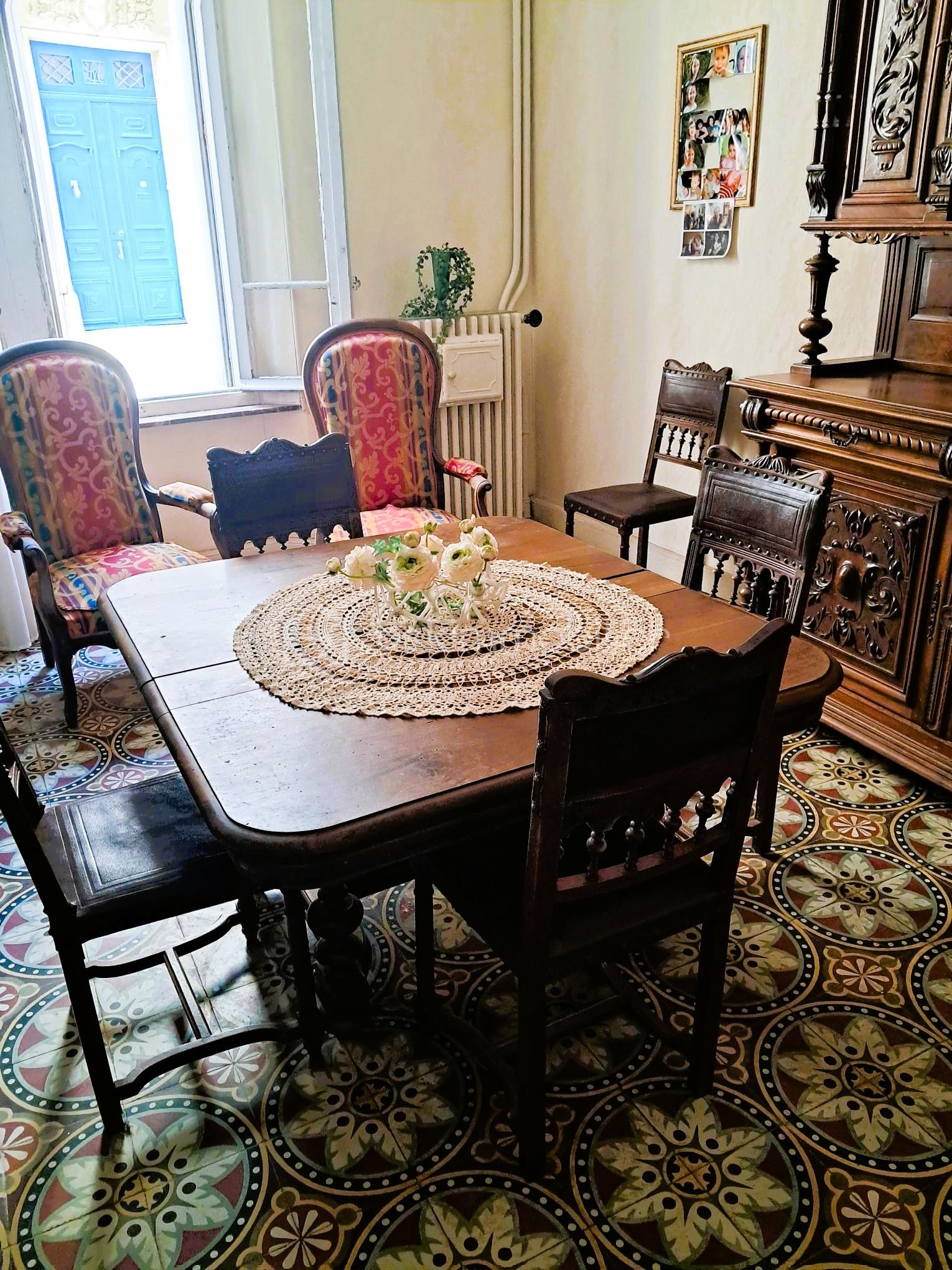 Demeure de 306 m² - 6 - salon.jpg