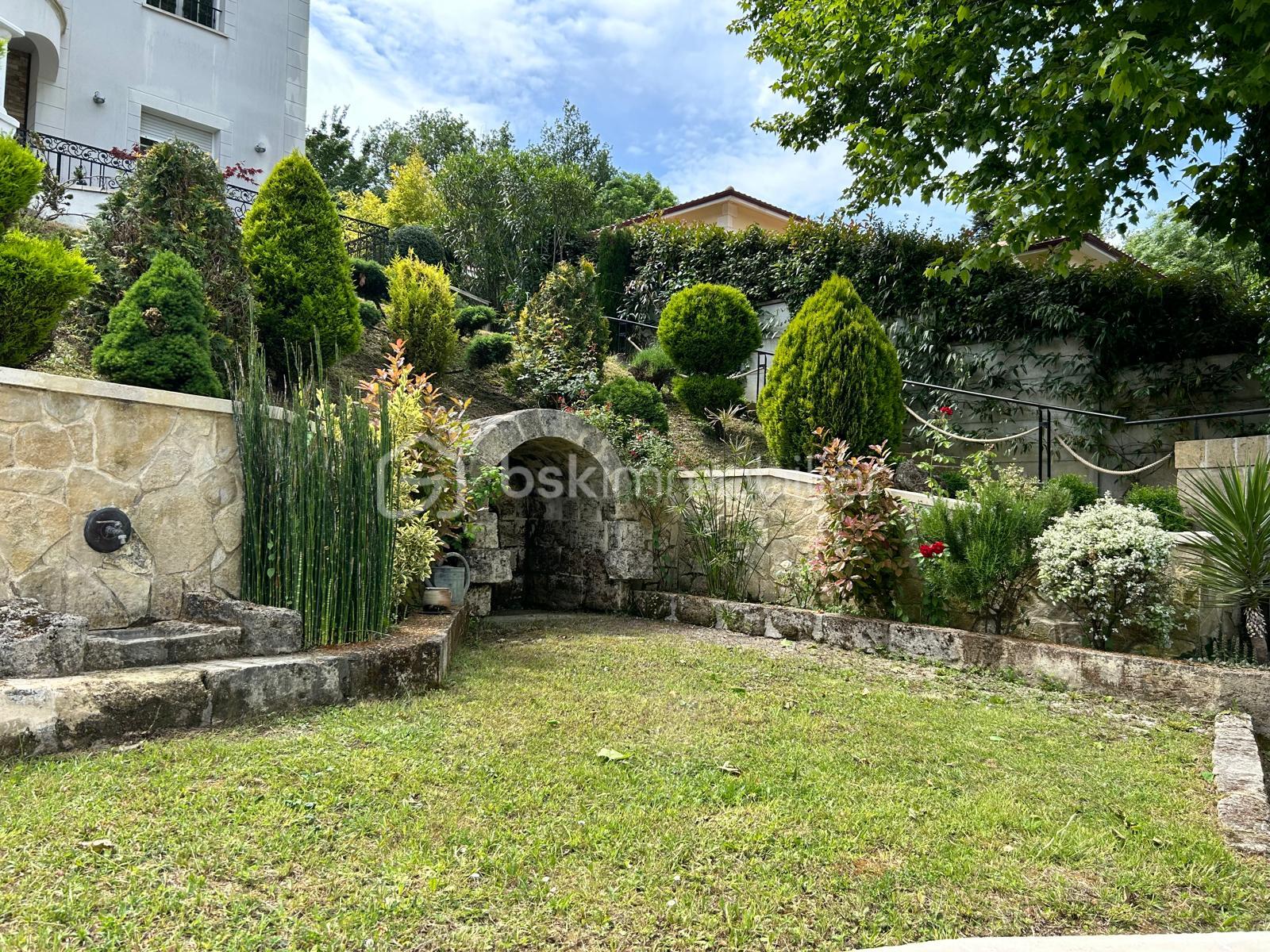 Maison contemporaine de 164 m² - FONTAINE2.jpg